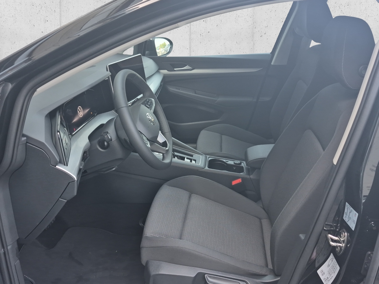 VW Golf 1.5 e TSI mHEV Value DSG-image-8