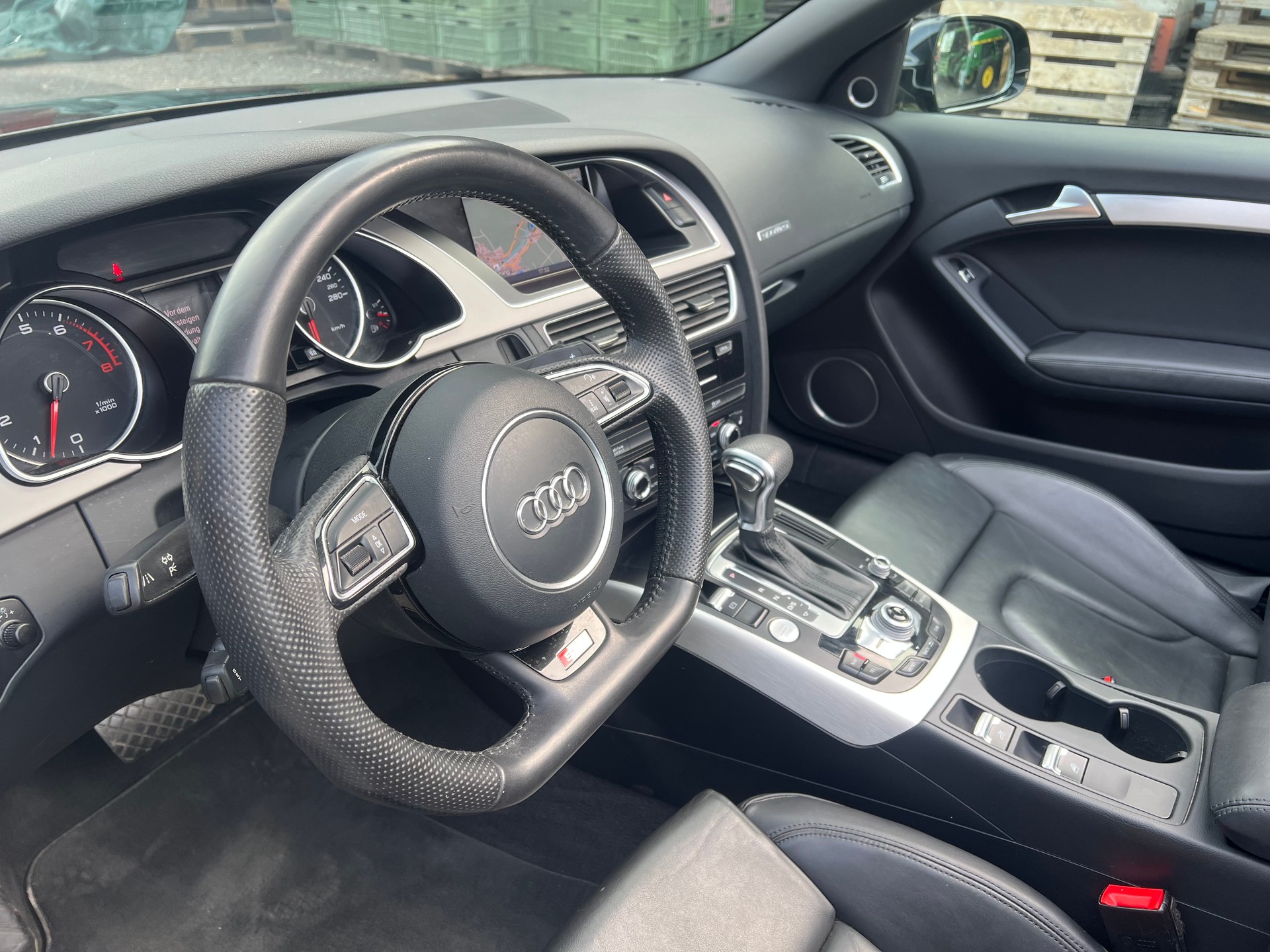 AUDI A5 Cabriolet 2.0 TFSI quattro S-tronic-image-10