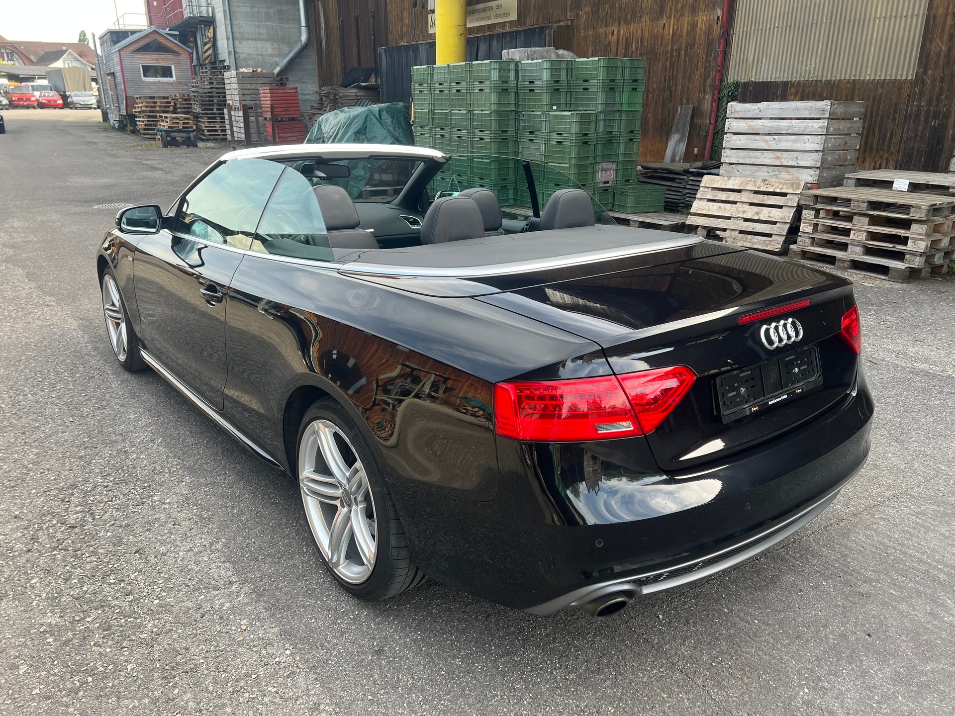 AUDI A5 Cabriolet 2.0 TFSI quattro S-tronic-image-2