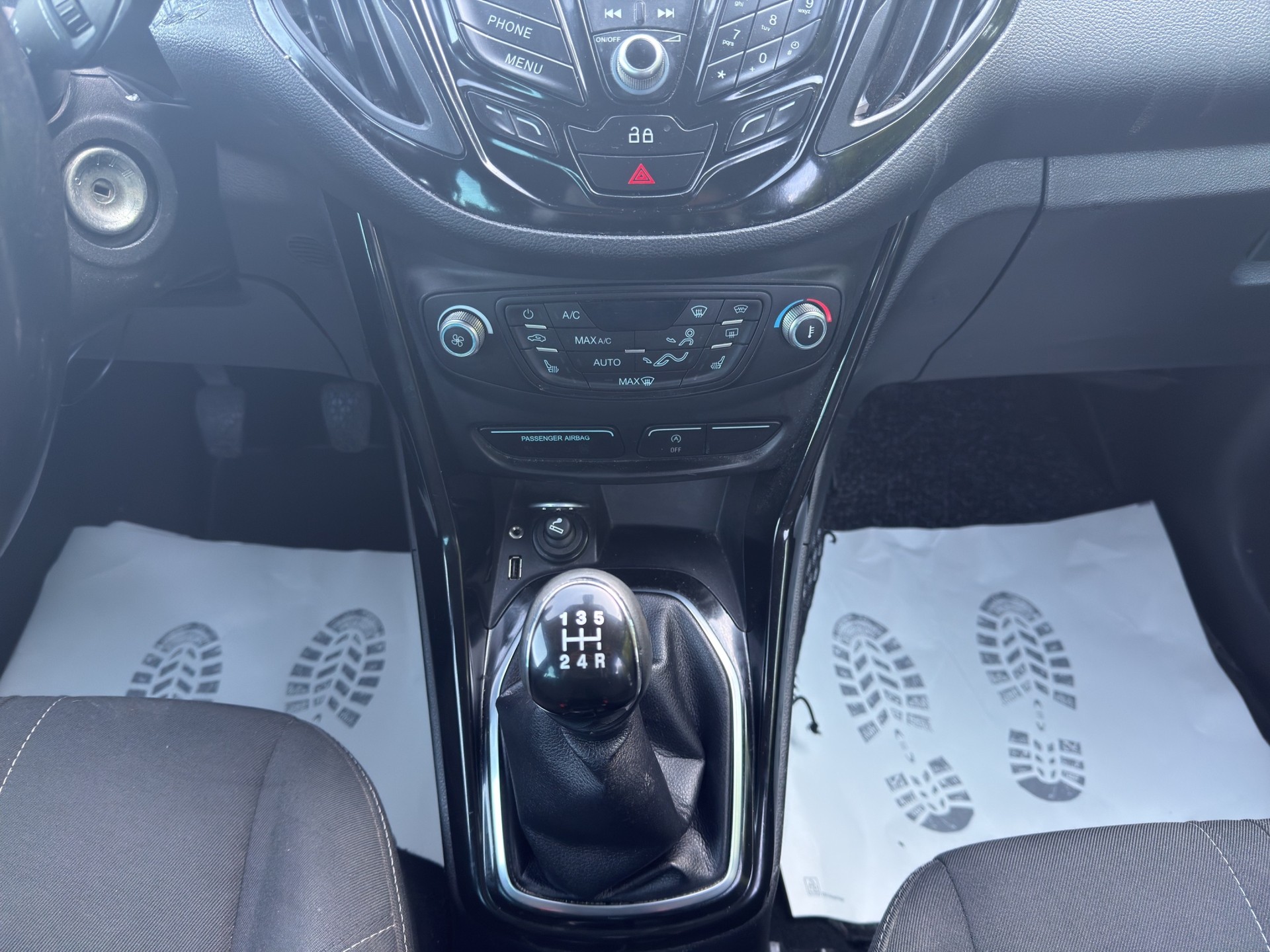 FORD B-Max 1.0 SCTi Titanium-image-10
