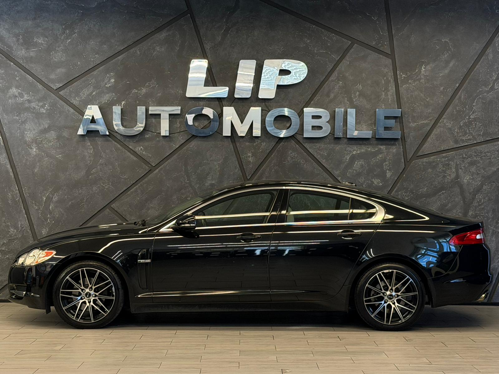 JAGUAR XF 3.0 V6 Luxury-image-4