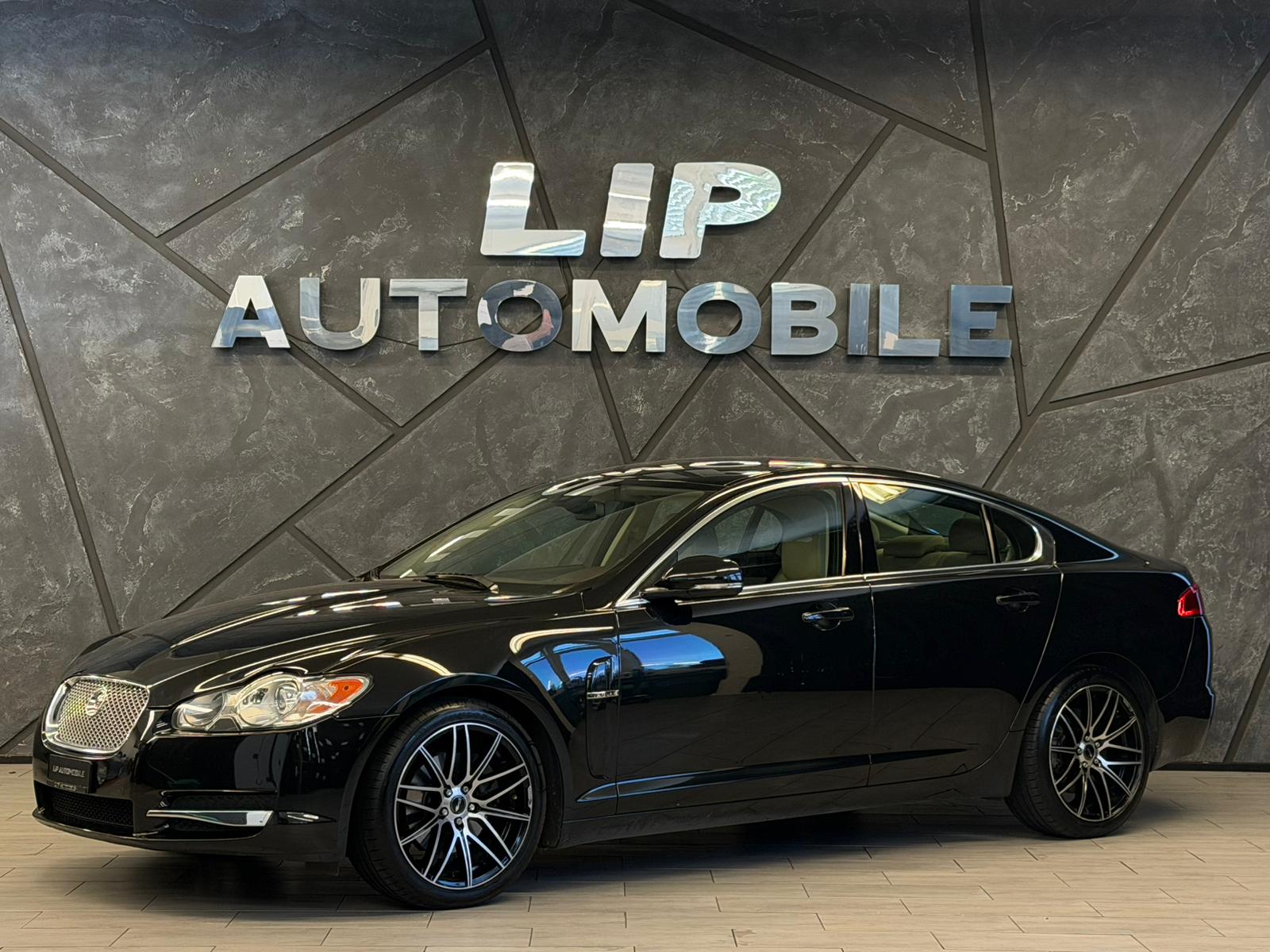 JAGUAR XF 3.0 V6 Luxury-image-0