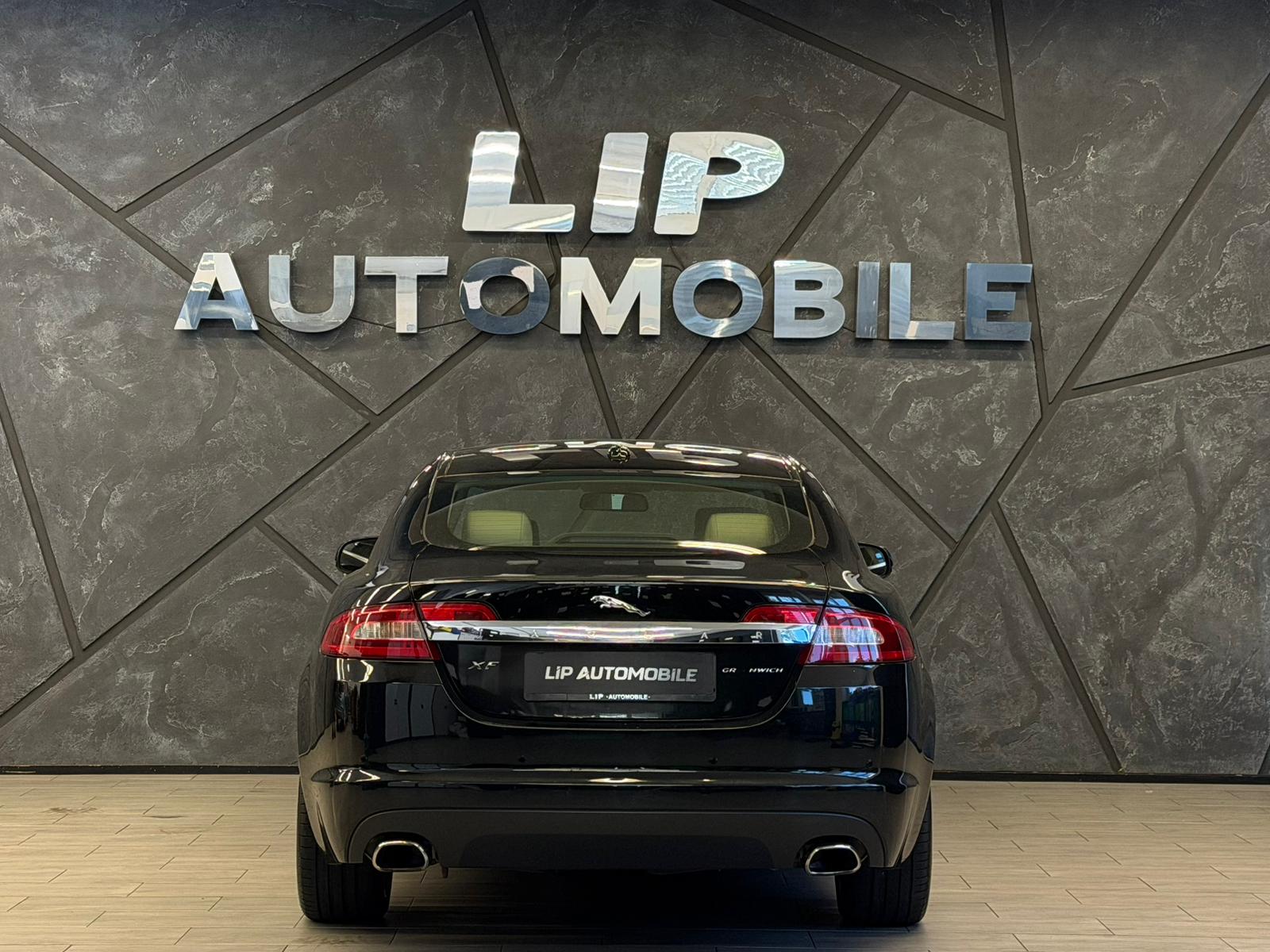 JAGUAR XF 3.0 V6 Luxury-image-6