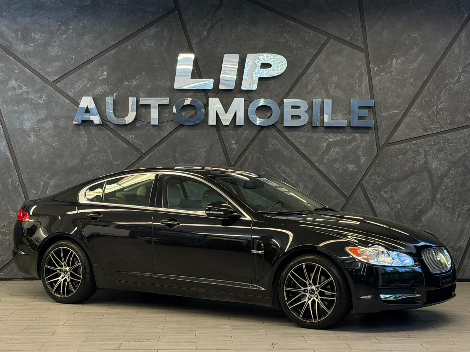 JAGUAR XF 3.0 V6 Luxury-image-2
