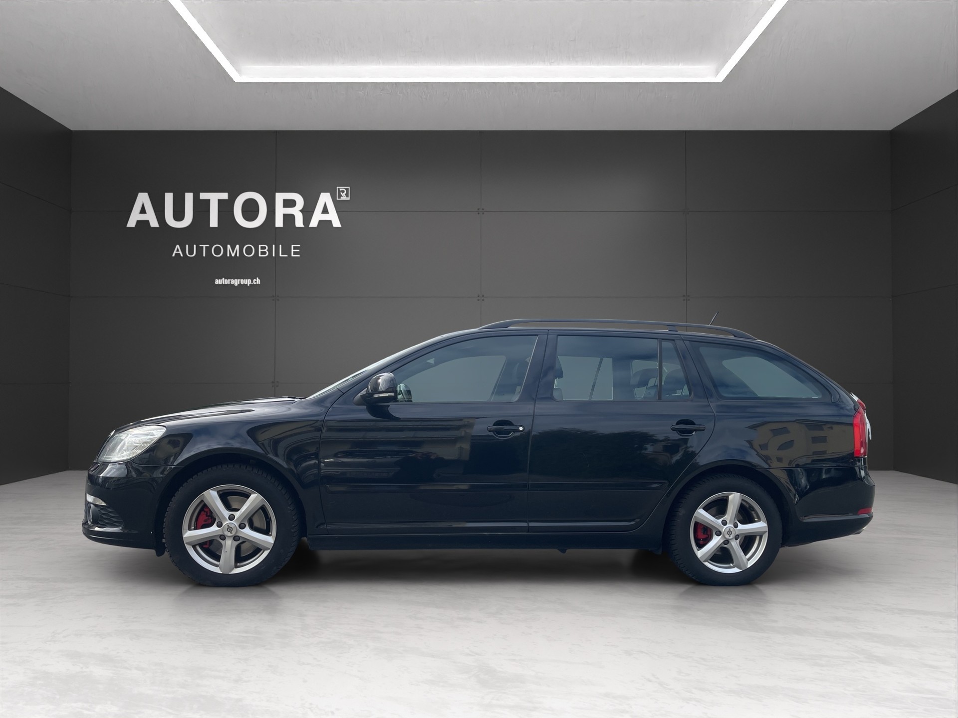 SKODA Octavia Combi 2.0 TDI RS DSG-image-2