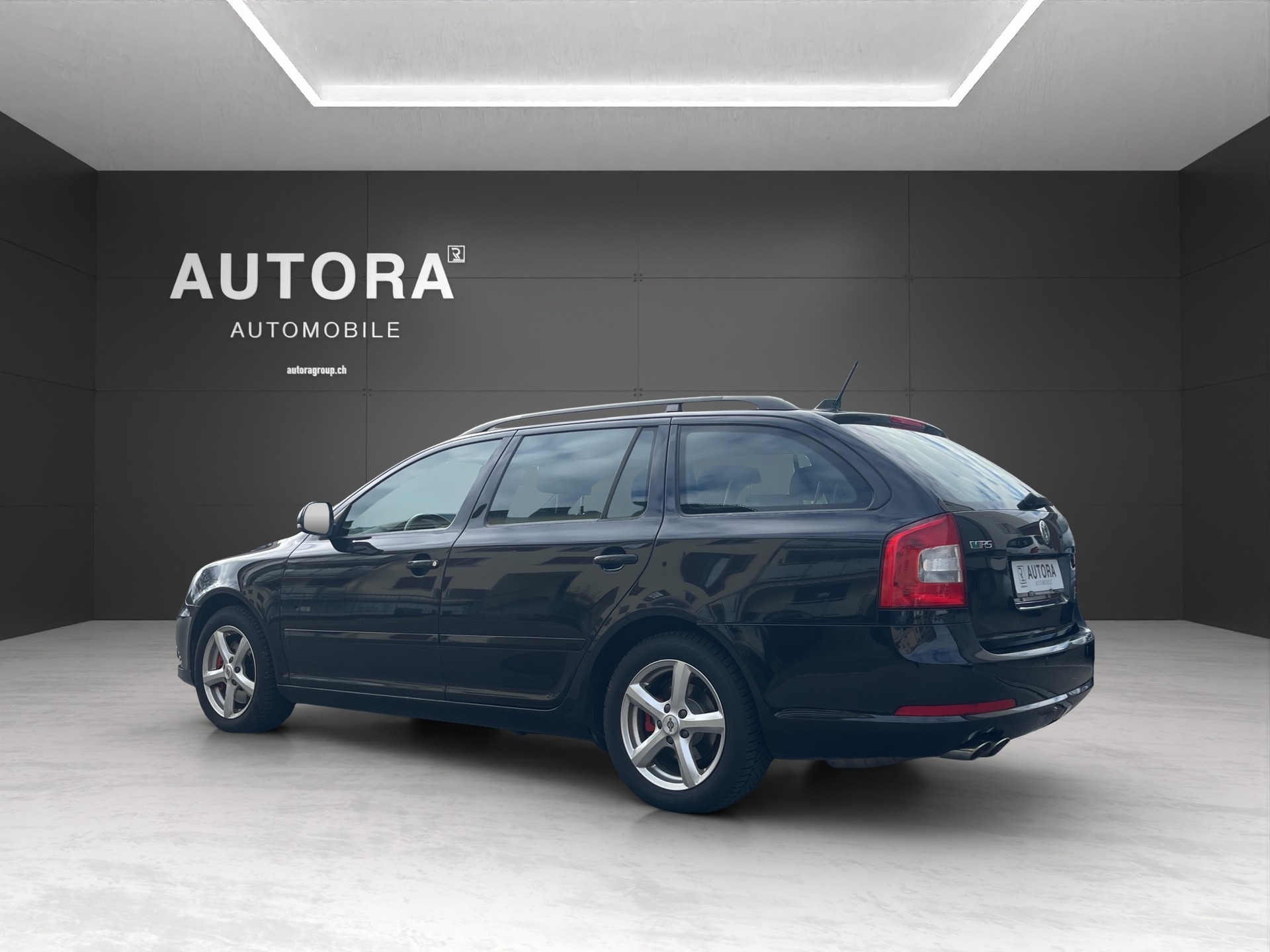 SKODA Octavia Combi 2.0 TDI RS DSG-image-3