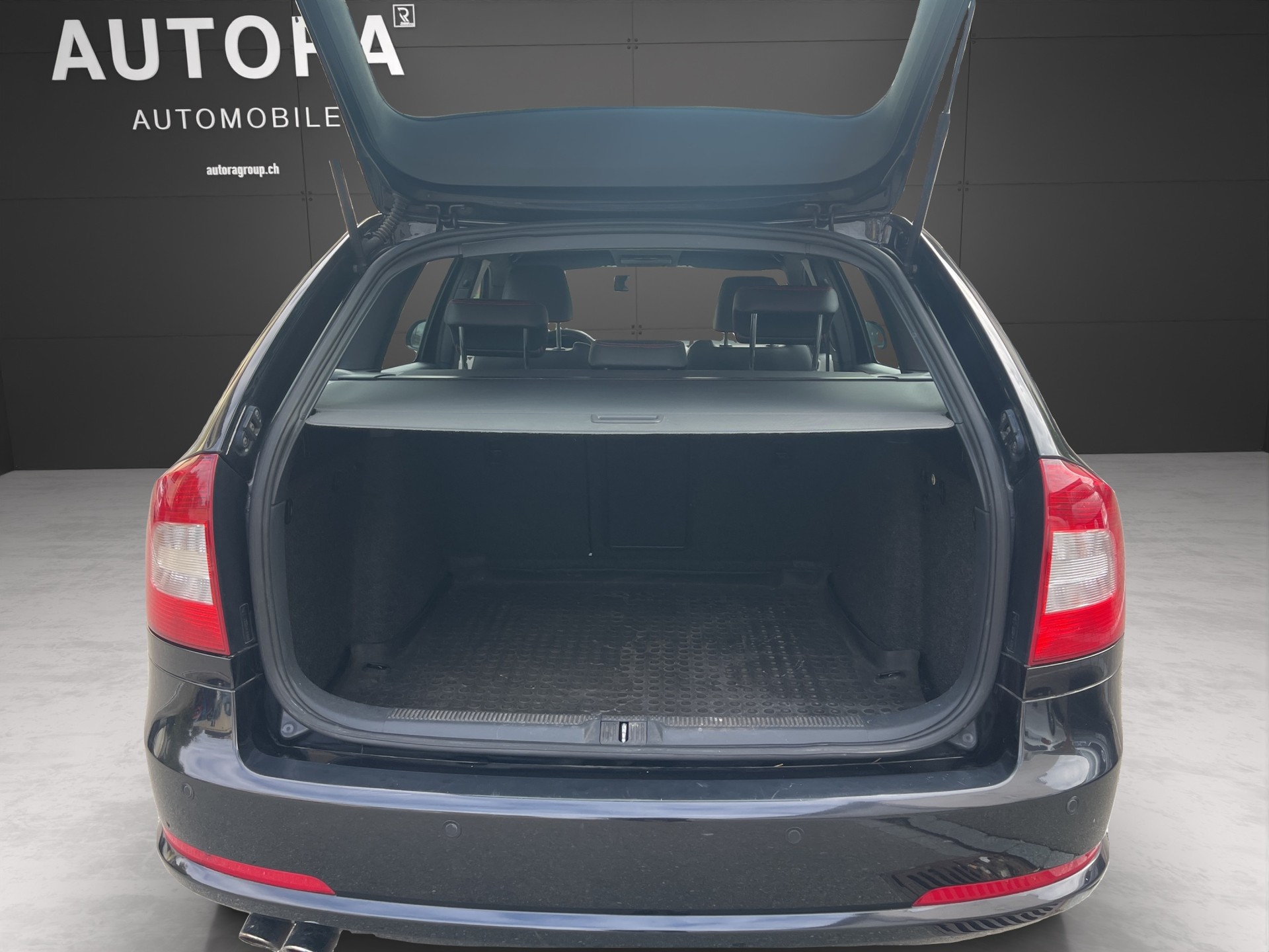 SKODA Octavia Combi 2.0 TDI RS DSG-image-15