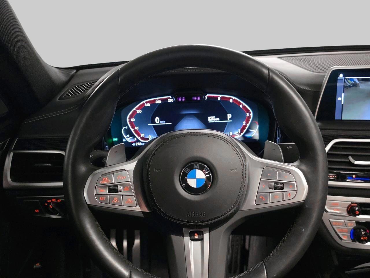 BMW 750i xDrive M Sport-image-17