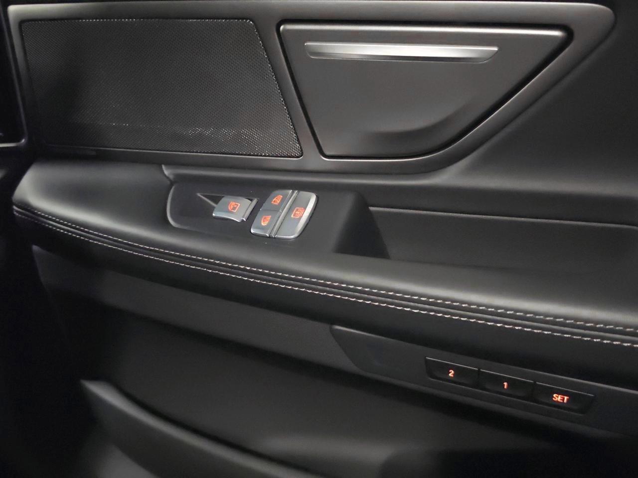 BMW 750i xDrive M Sport-image-11