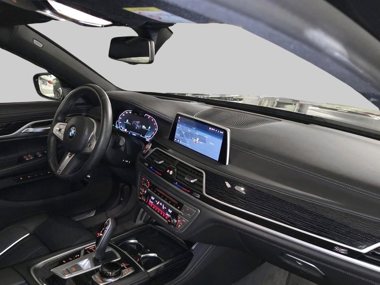 BMW 750i xDrive M Sport-image-8