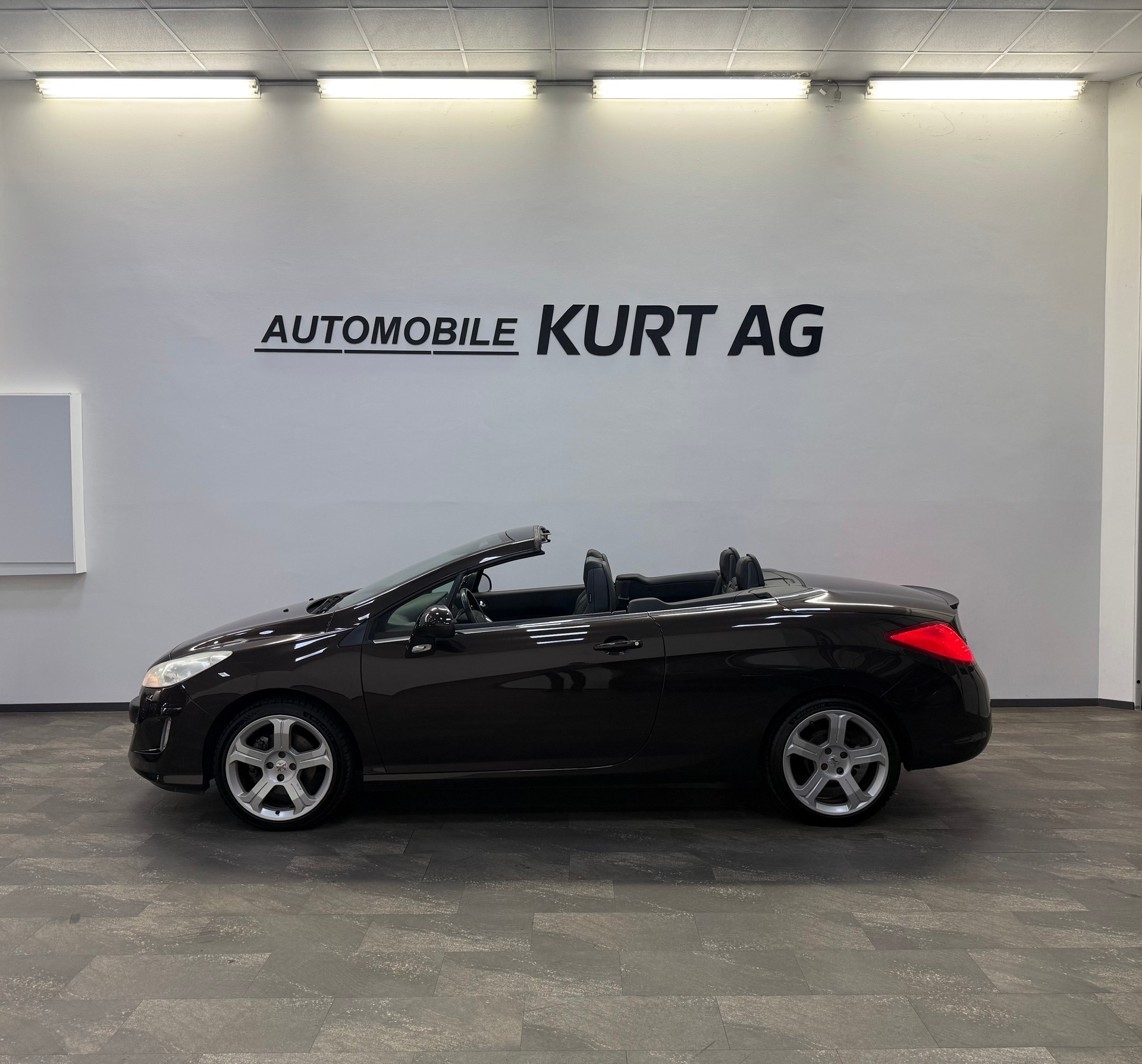 PEUGEOT 308 CC 1.6 16V Turbo Allure-image-9