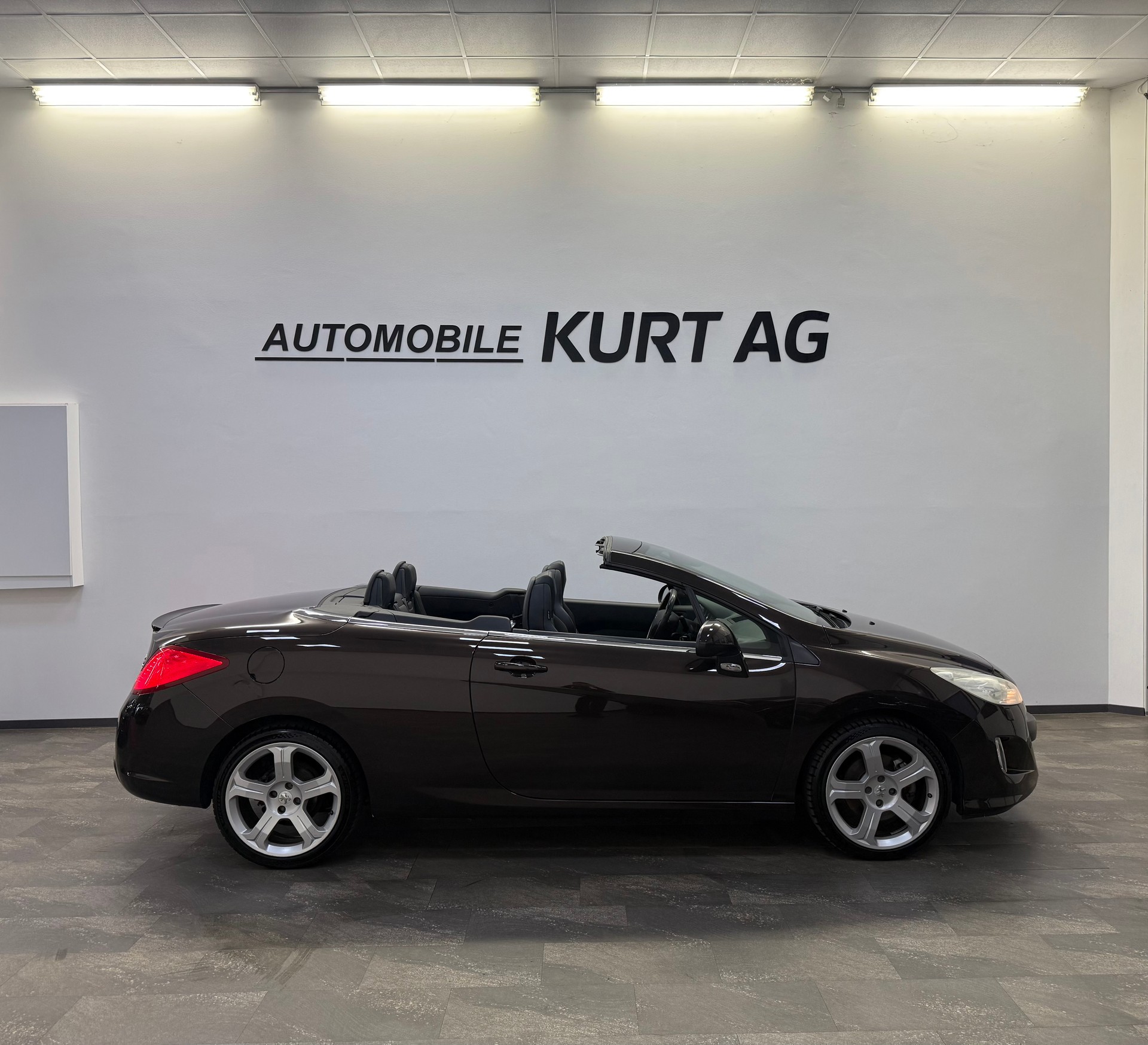 PEUGEOT 308 CC 1.6 16V Turbo Allure-image-6