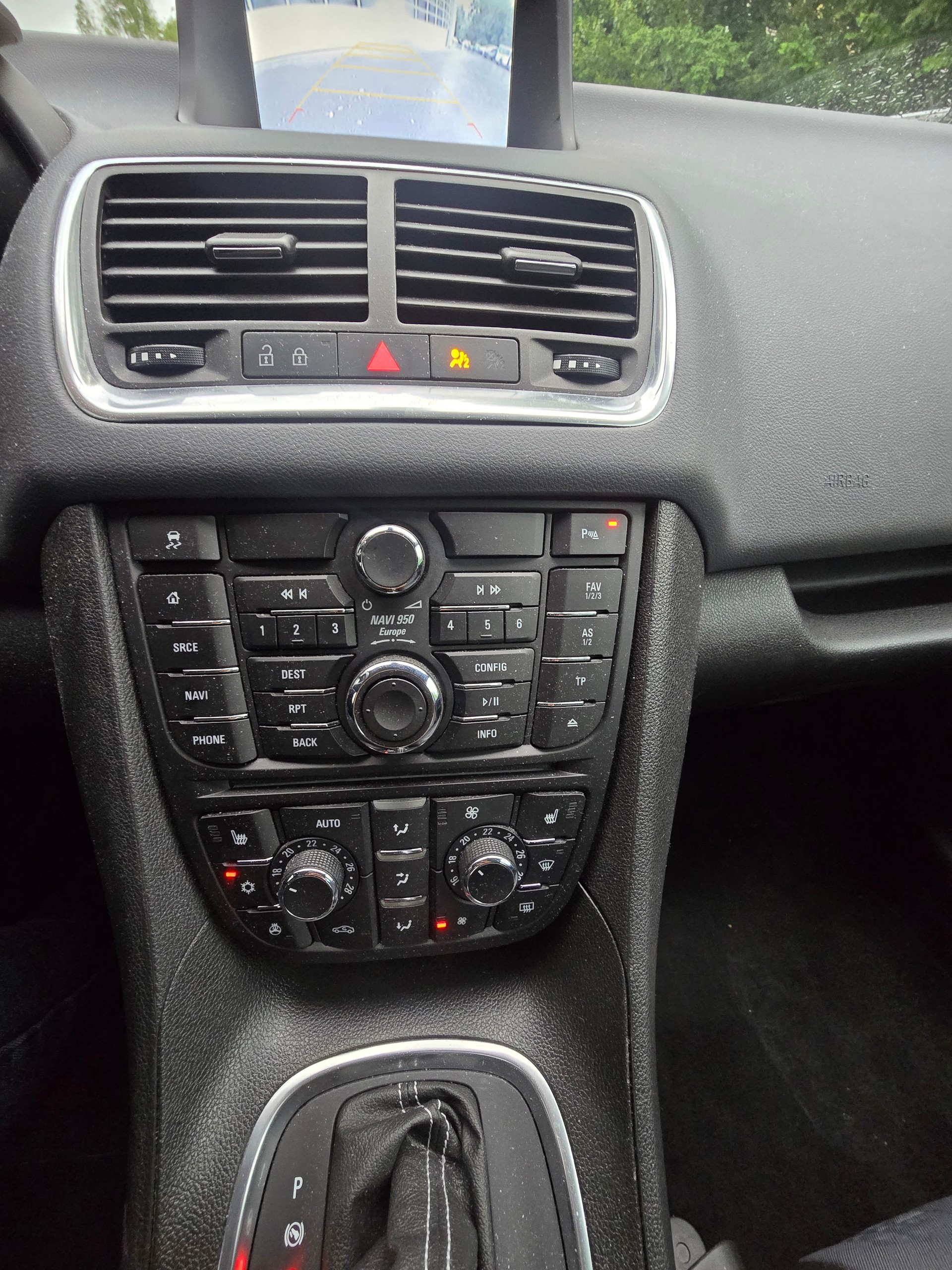 OPEL Meriva 1.4 Turbo Cosmo Automatic-image-12
