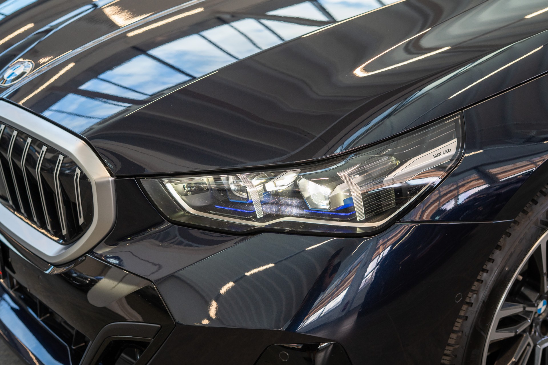 BMW 520i M Sport / 360°Kamera / HeadUp / Harman/Kardon /-image-25