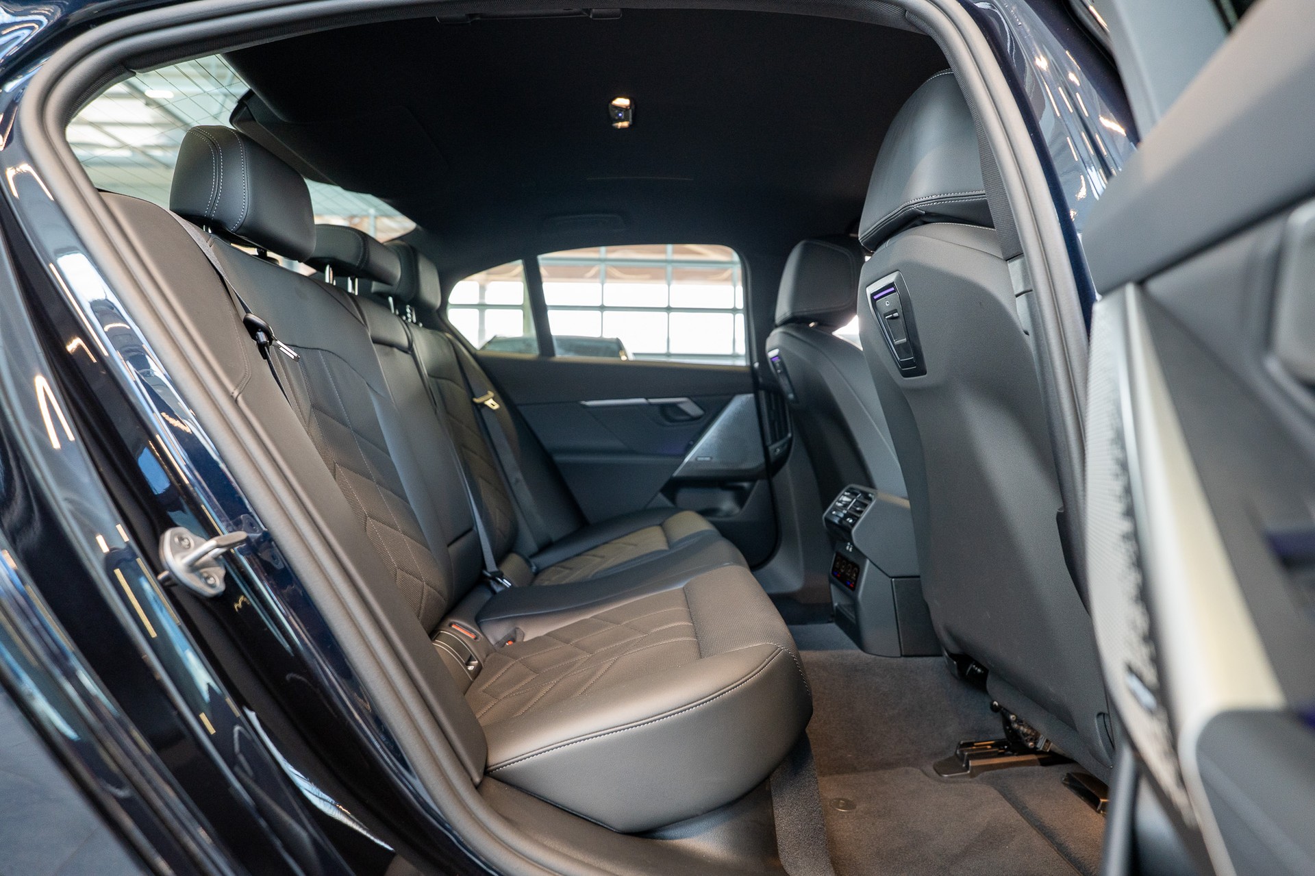 BMW 520i M Sport / 360°Kamera / HeadUp / Harman/Kardon /-image-13