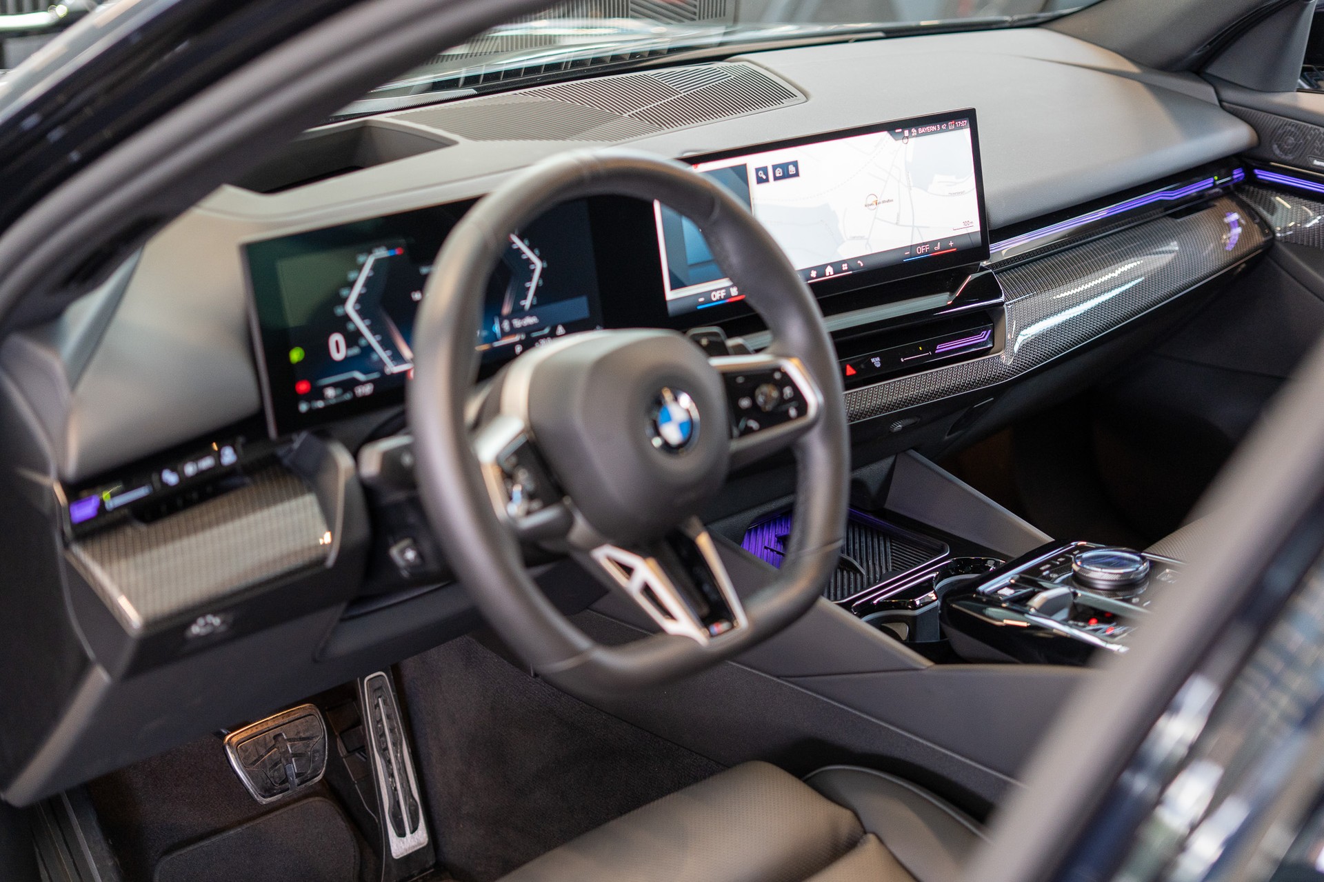 BMW 520i M Sport / 360°Kamera / HeadUp / Harman/Kardon /-image-10