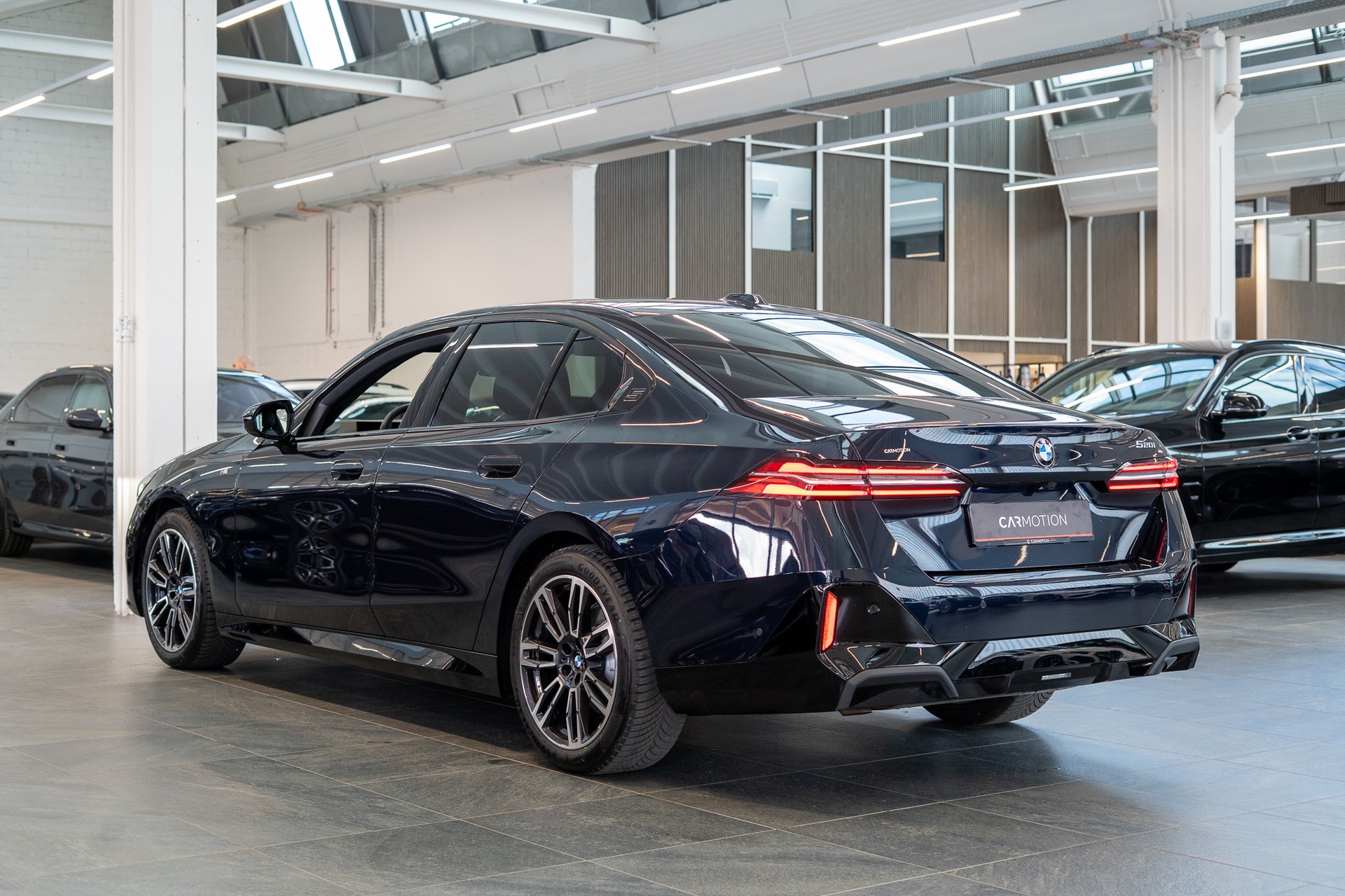BMW 520i M Sport / 360°Kamera / HeadUp / Harman/Kardon /-image-7