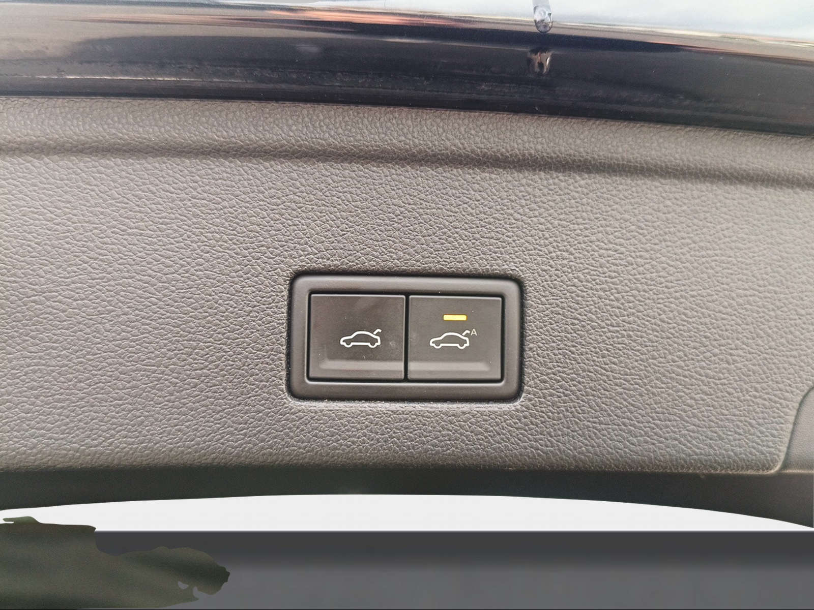 VW Touareg 3.0 TDI R Line Tiptronic-image-11