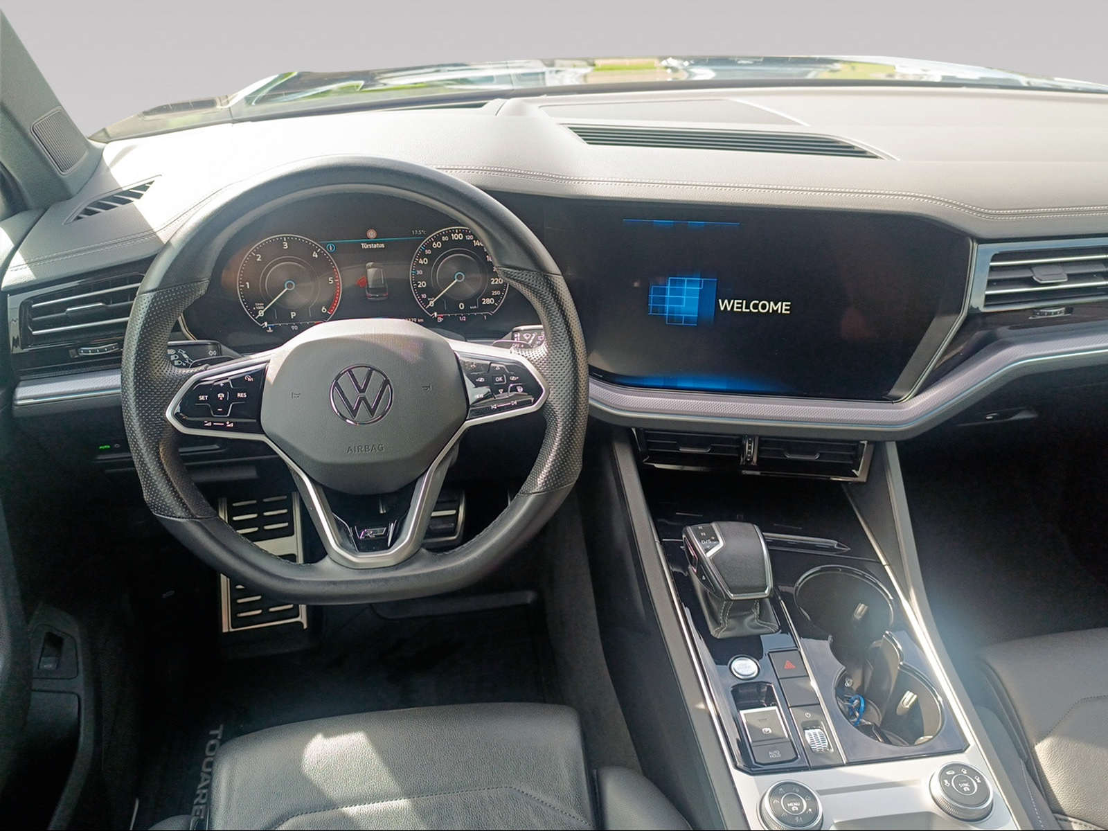 VW Touareg 3.0 TDI R Line Tiptronic-image-8