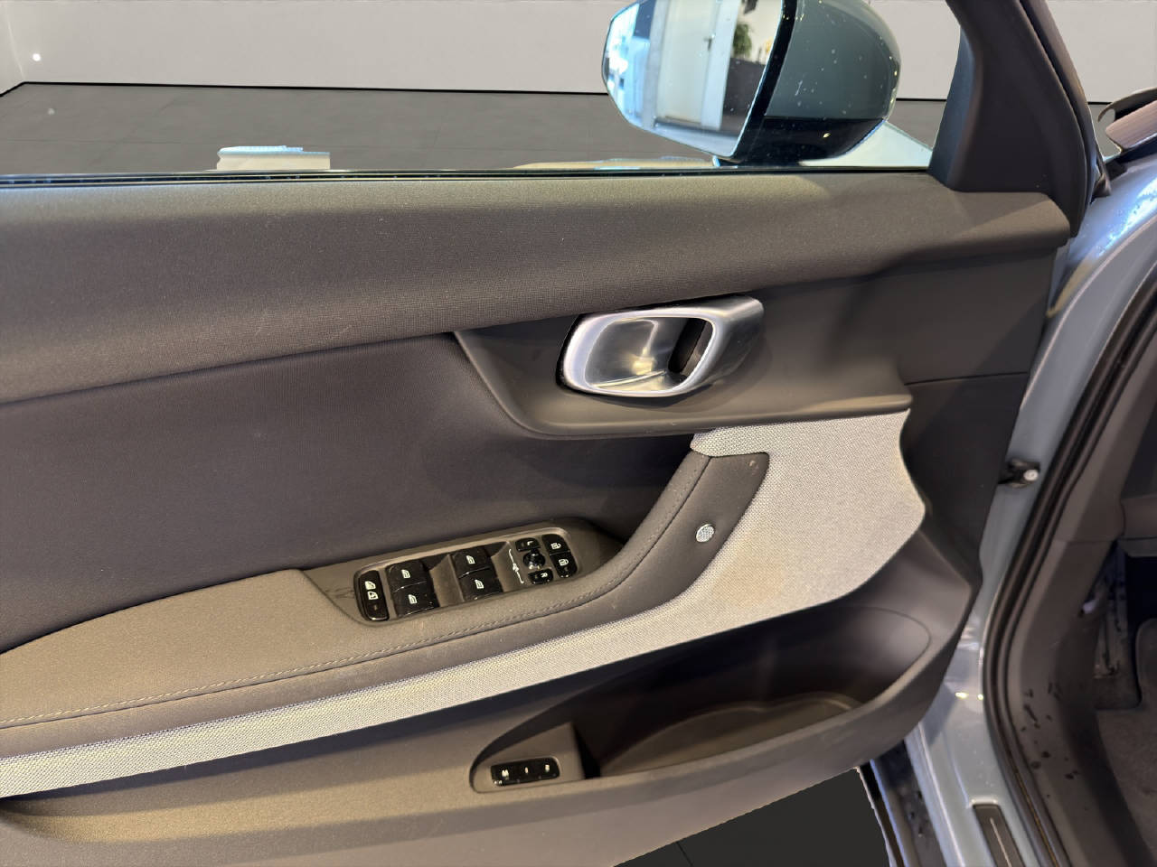 POLESTAR 2 Long Range Single Motor-image-14