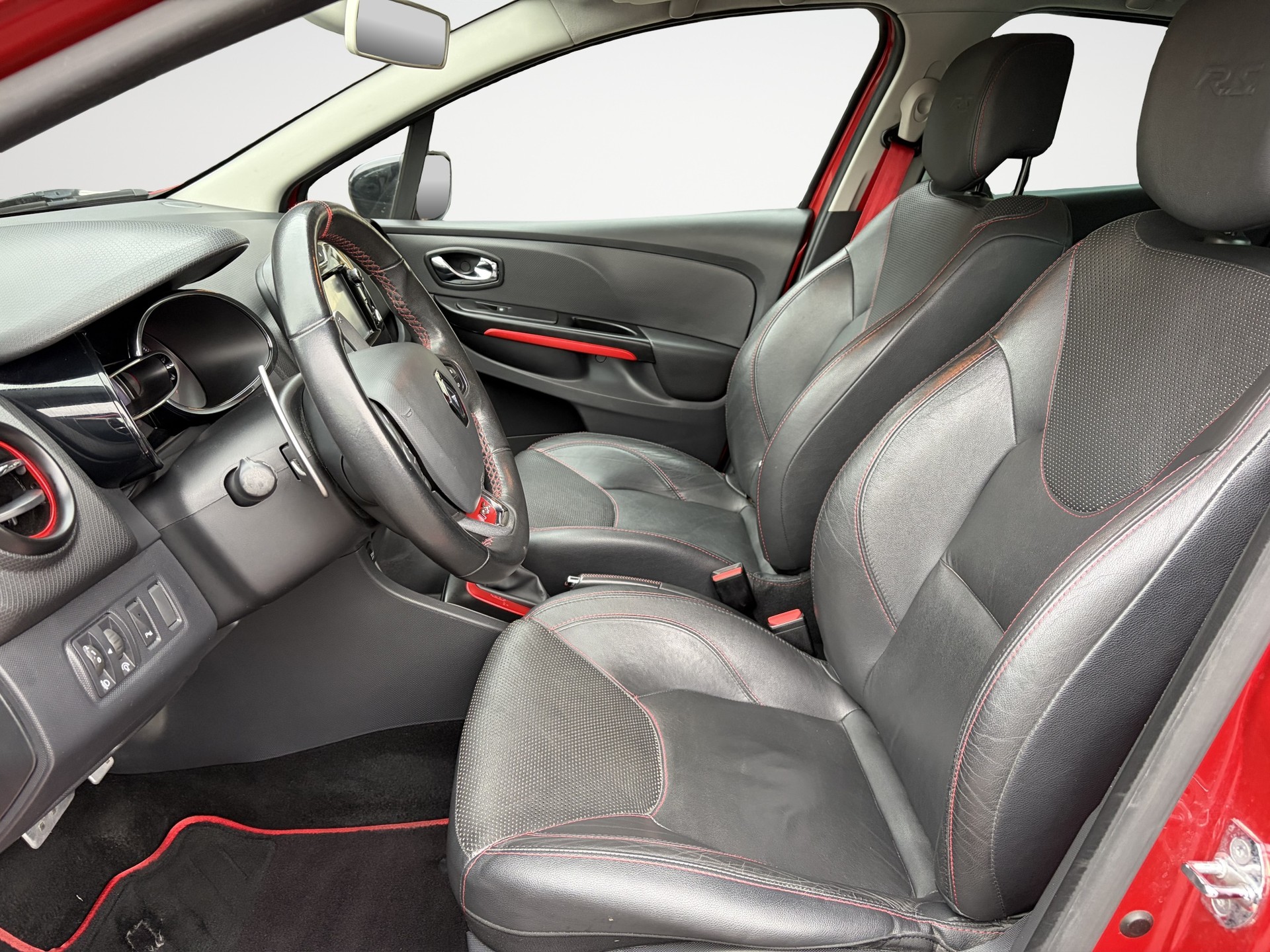 RENAULT Clio 1.6 T RS 200 EDC-image-9