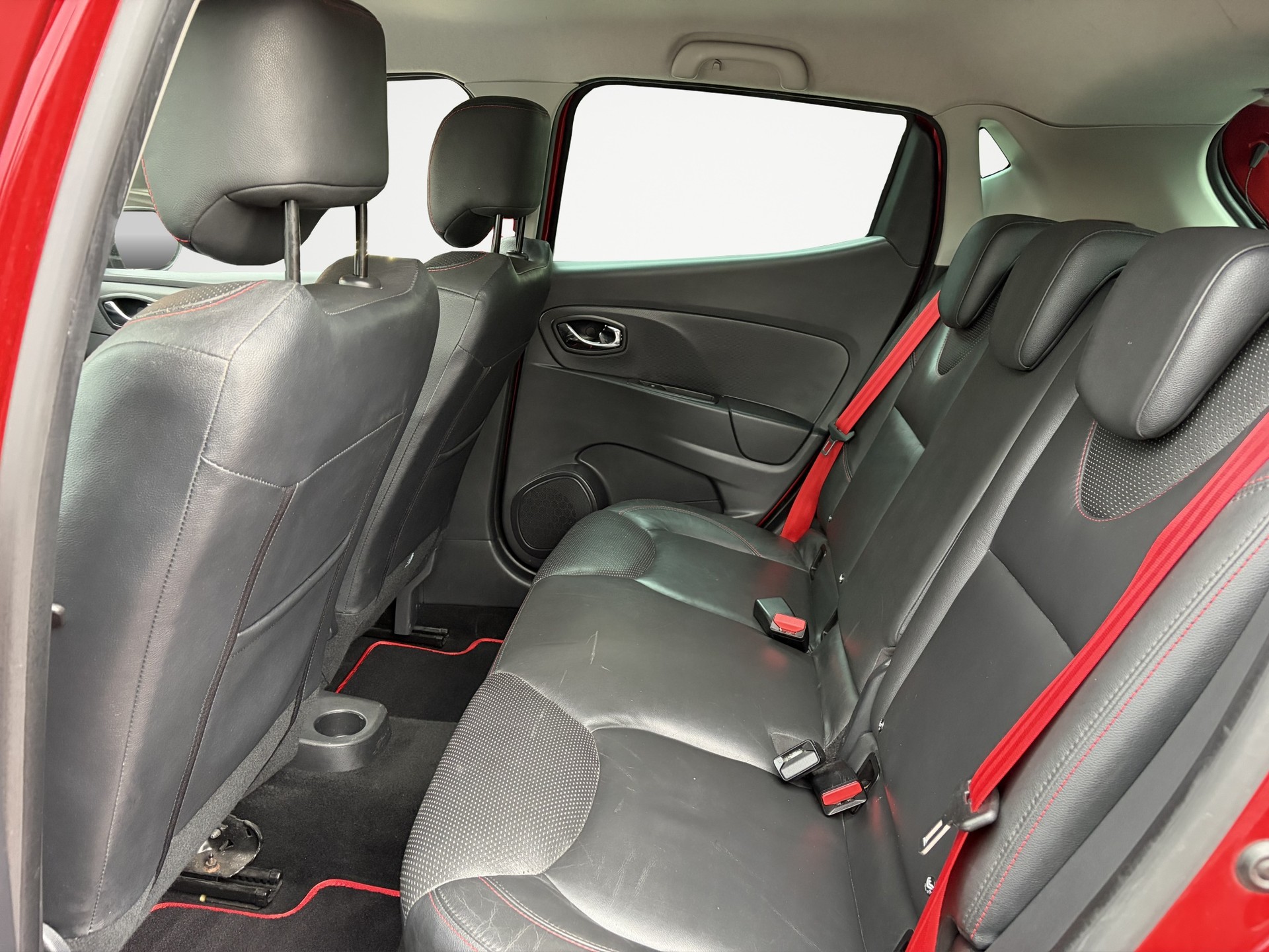RENAULT Clio 1.6 T RS 200 EDC-image-14