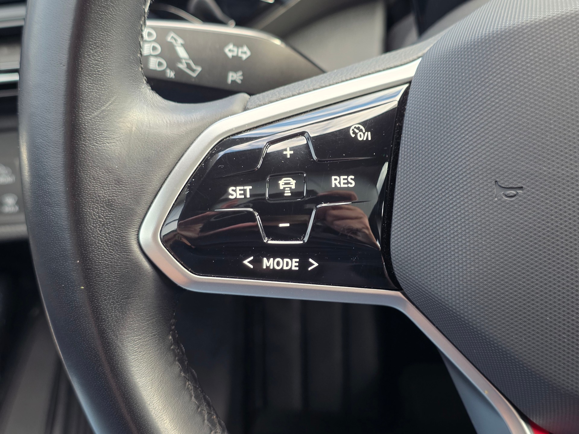 VW ID.5 GTX 77 kWh 4Motion ** BATTERIEZERTIFIKAT - EL.ANHÄNGERKUPPL. -HEAD UP DISPLAY -PANORAMA -ASSIS.PAKET -GARANTIE BIS 07.2029-image-19