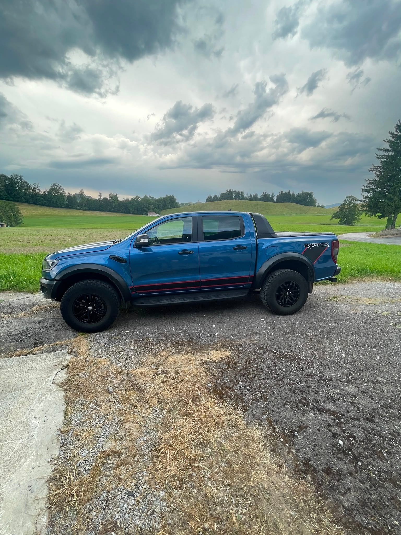 FORD Raptor-image-2