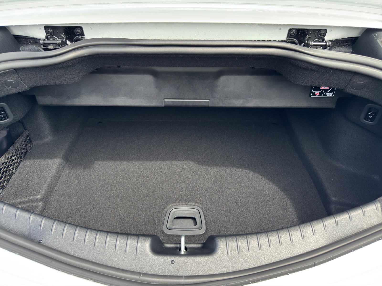 MERCEDES-BENZ CLE 200 Cabrio 4M-image-8