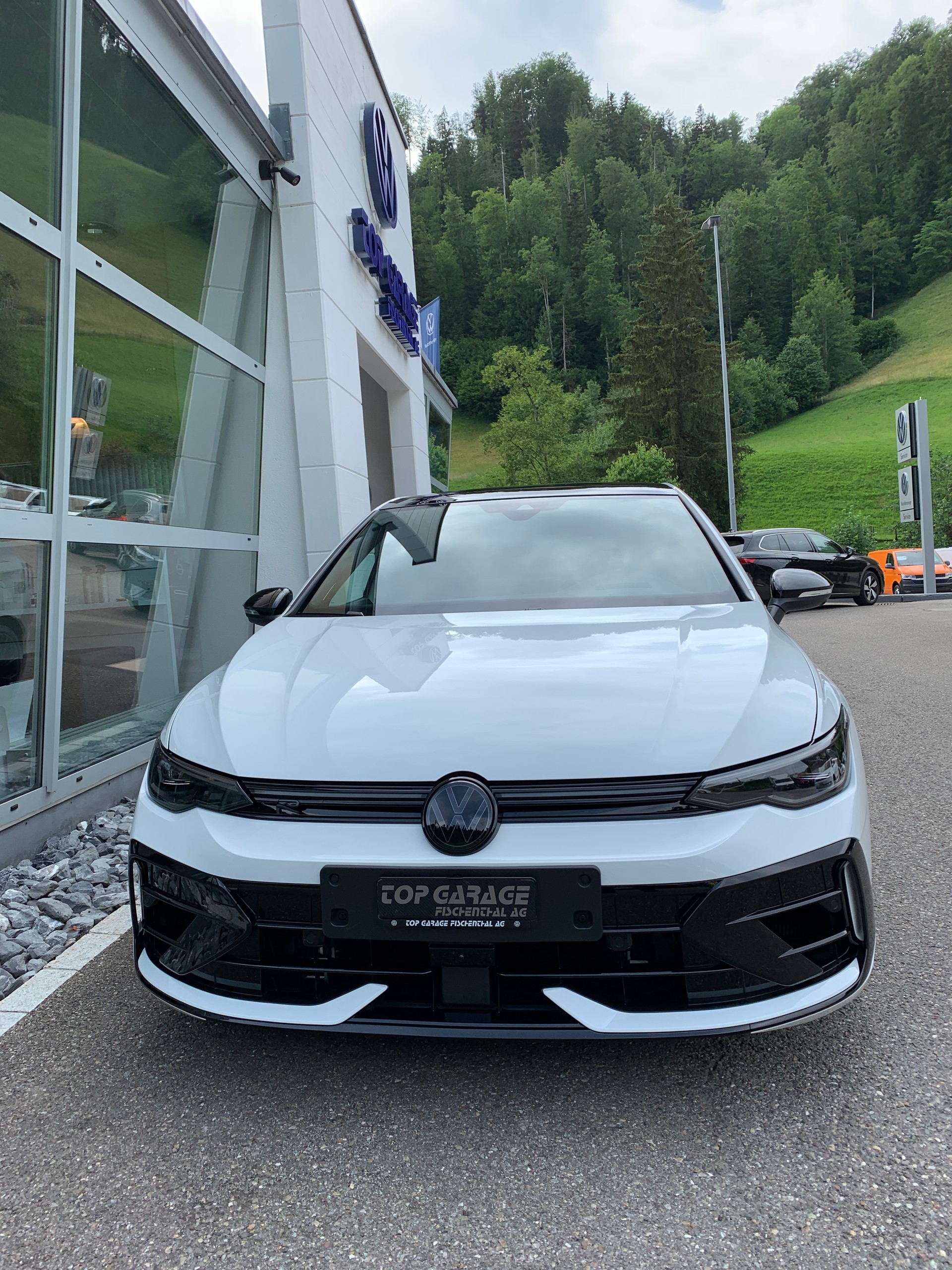 VW Golf 2.0 TSI R Black Edition DSG 4 Motion-image-1