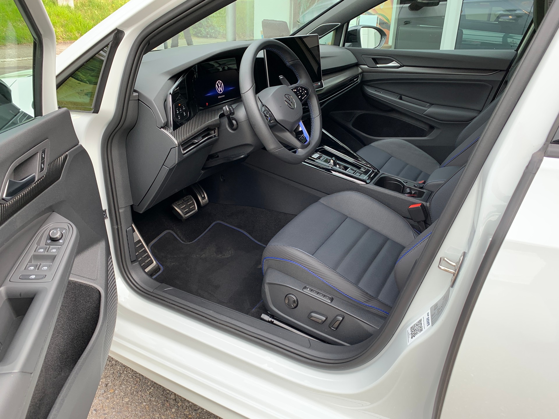 VW Golf 2.0 TSI R Black Edition DSG 4 Motion-image-8