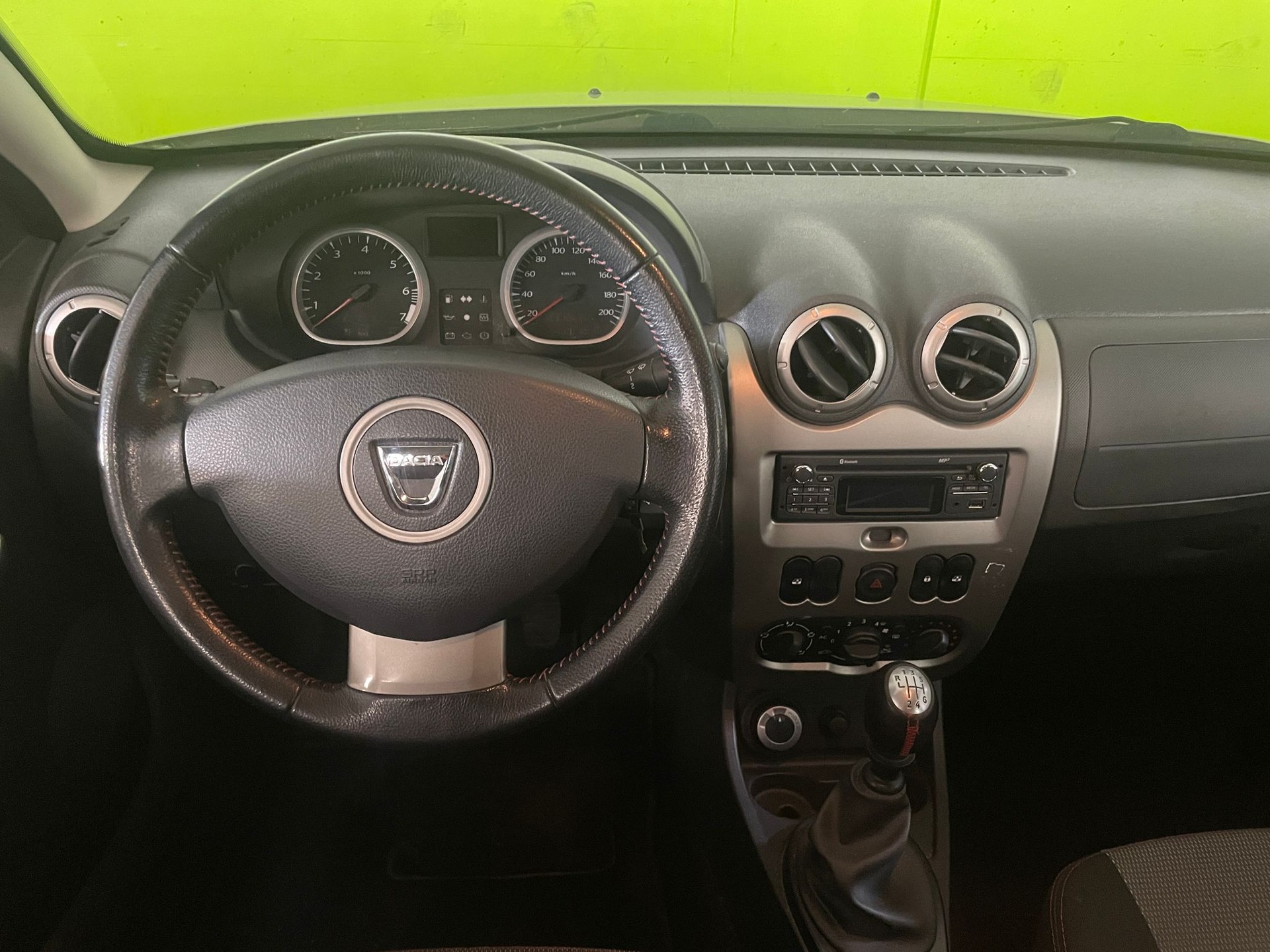 DACIA Duster 1.6 Lauréate 4x4 // MFK NEU-image-10