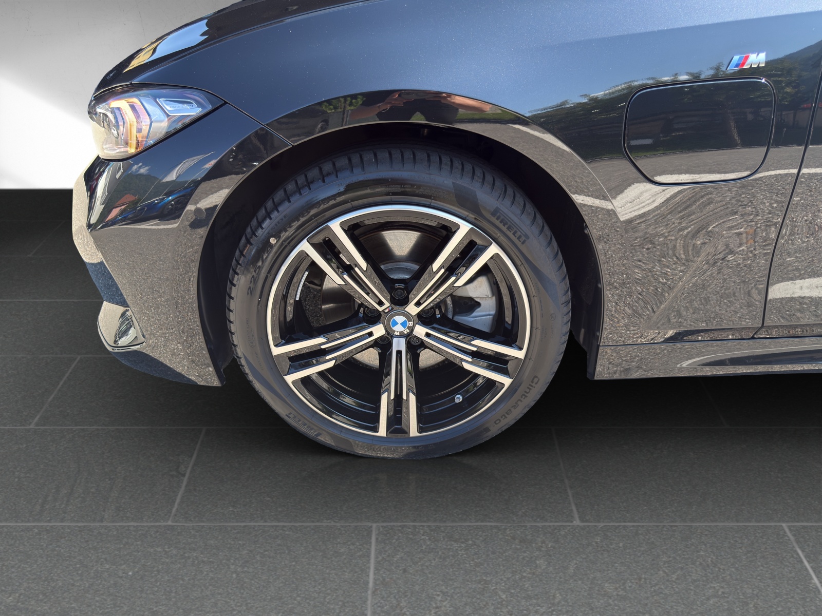 BMW 330e x DriveTouring Steptronic M Sport-image-8