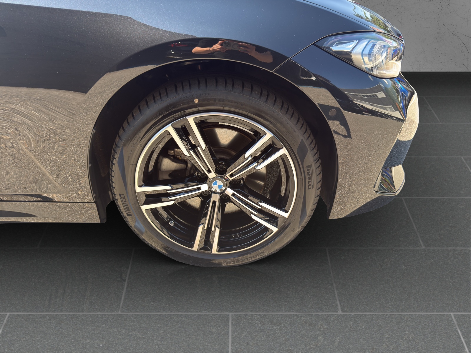 BMW 330e x DriveTouring Steptronic M Sport-image-9