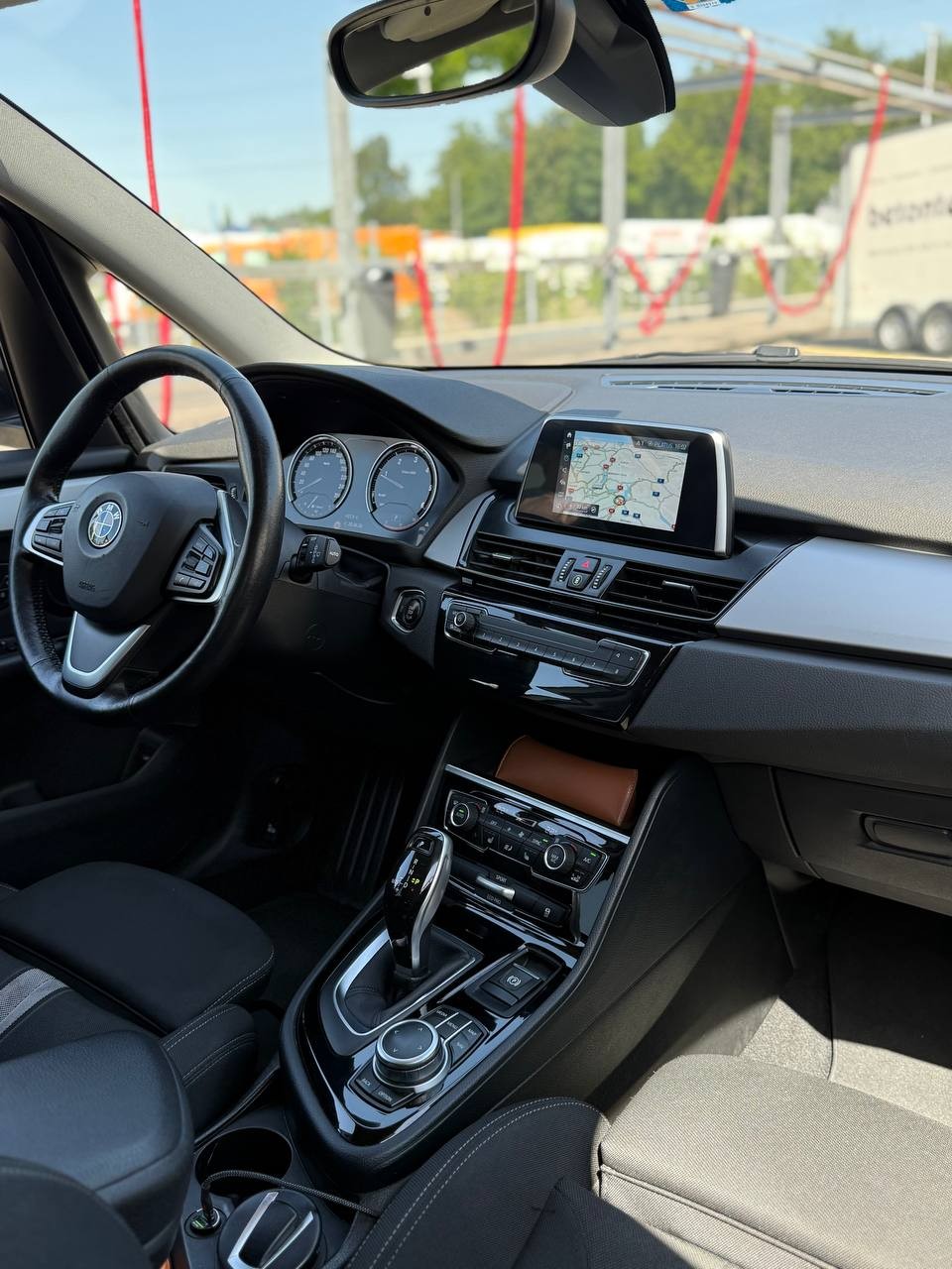 BMW 218d xDrive Gran Tourer Steptronic CH Fahrzeug-image-1