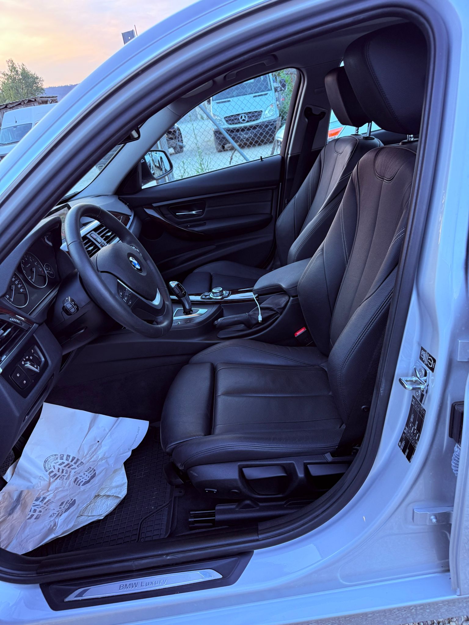 BMW 335i Modern Line Steptronic-image-12