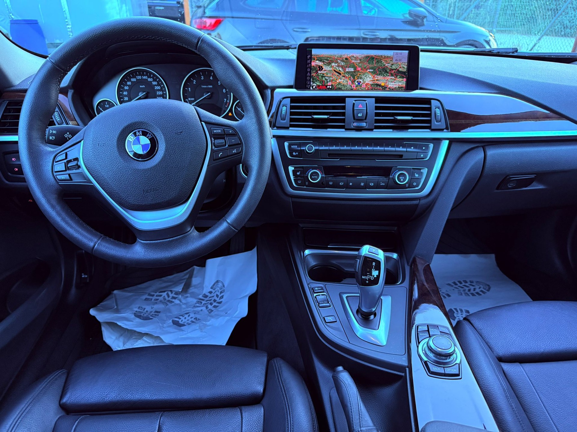 BMW 335i Modern Line Steptronic-image-10