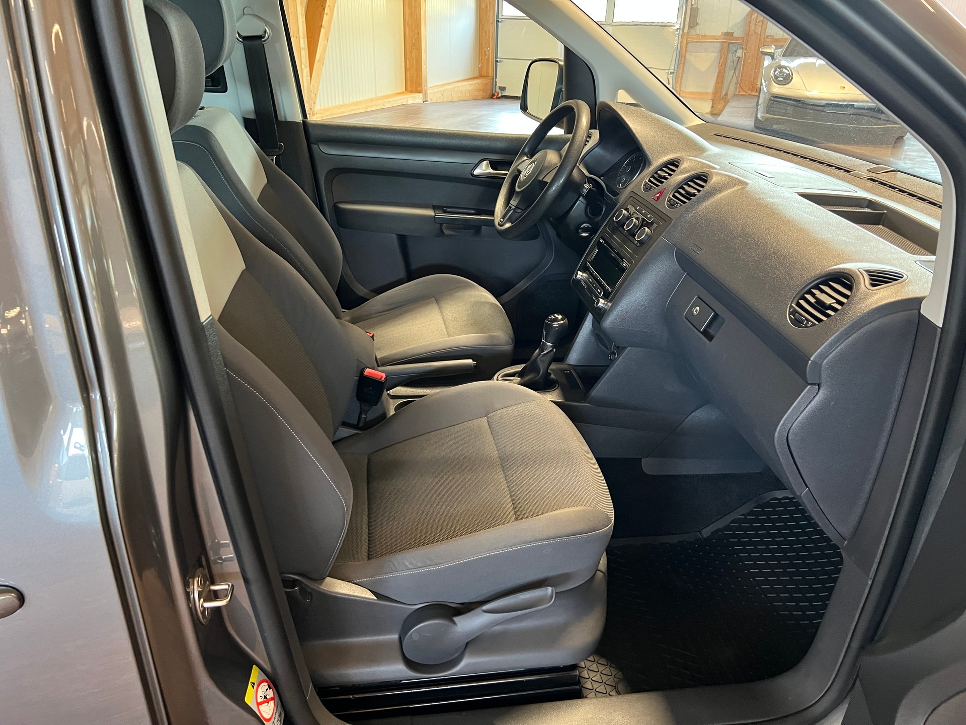 VW Caddy 2.0 TDI 4Motion Trendline-image-11