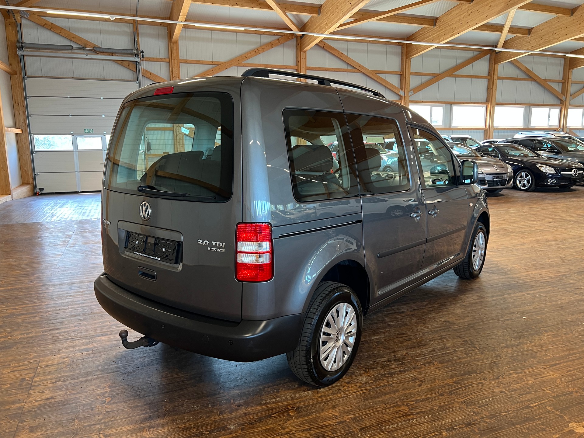 VW Caddy 2.0 TDI 4Motion Trendline-image-4