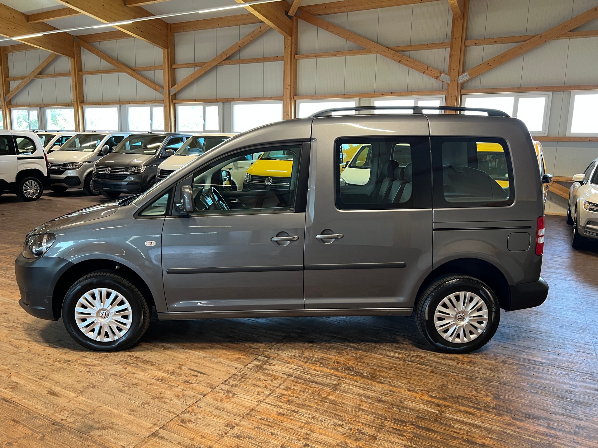 VW Caddy 2.0 TDI 4Motion Trendline-image-7