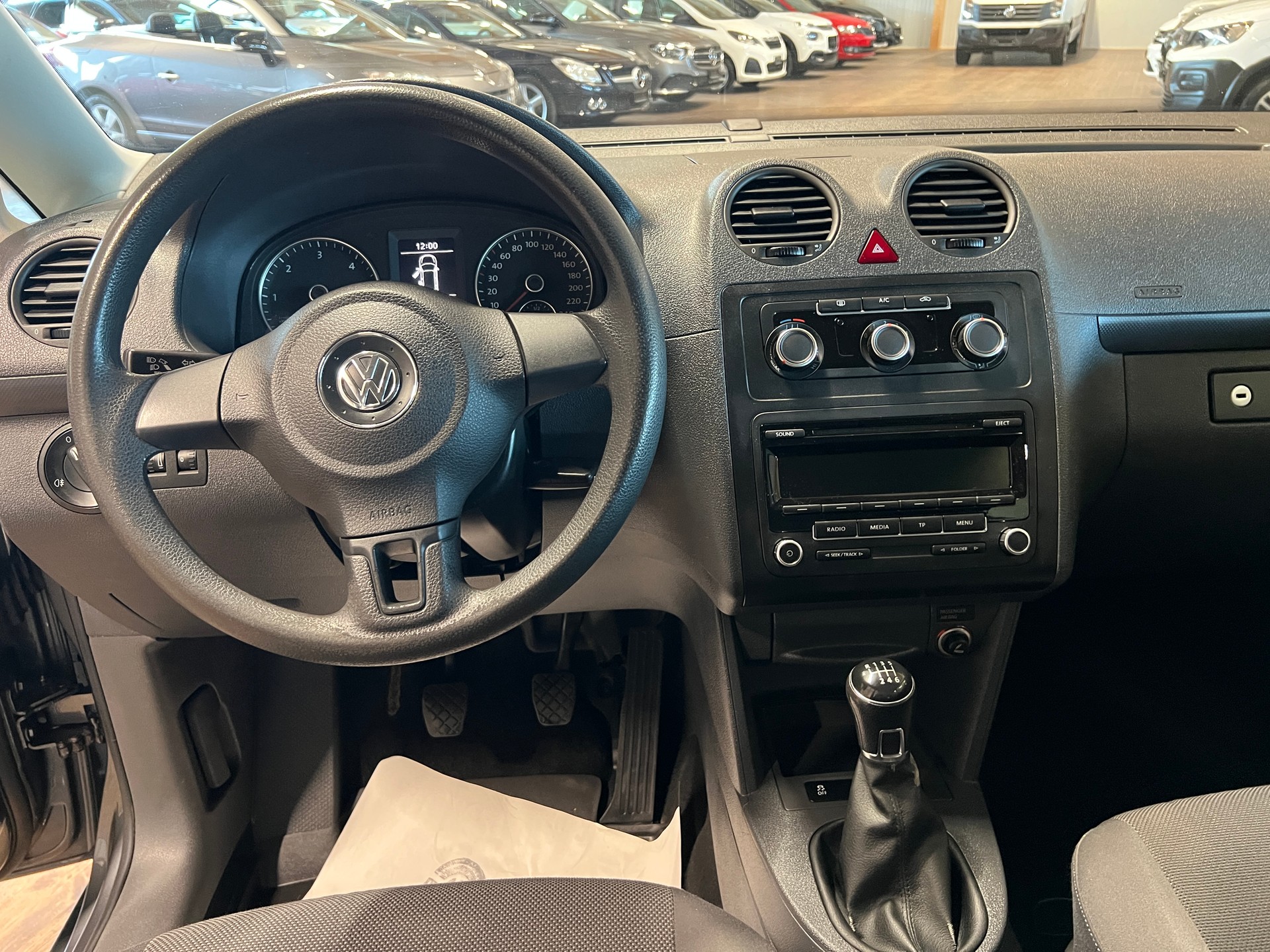 VW Caddy 2.0 TDI 4Motion Trendline-image-10