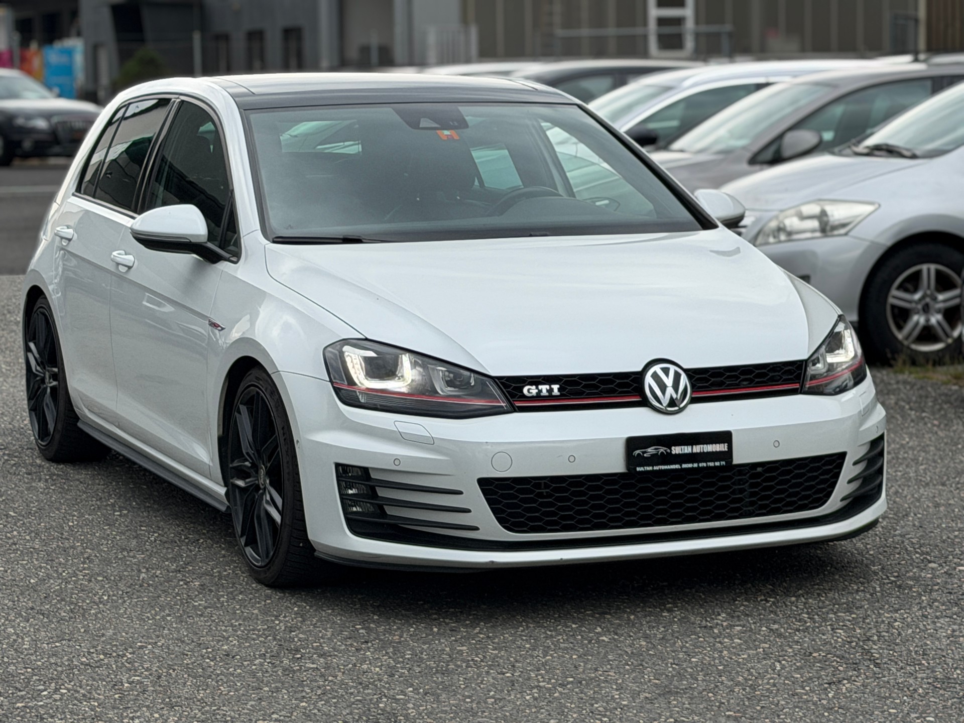 VW Golf 2.0 TSI GTI Performance-image-2