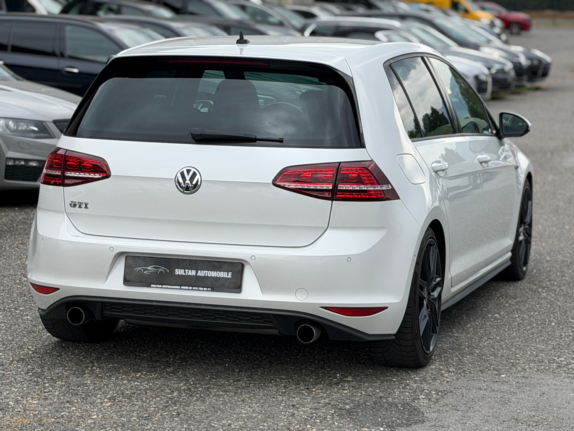 VW Golf 2.0 TSI GTI Performance-image-3