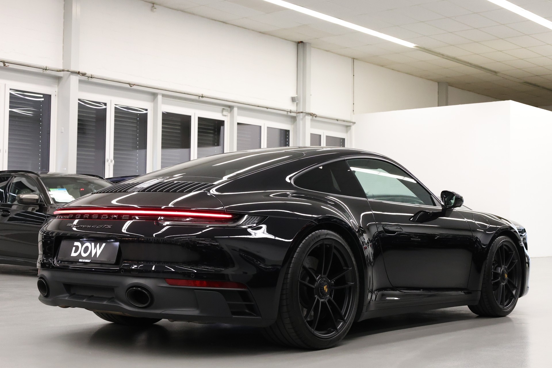 PORSCHE 911 Coupé 3.0 Carrera 4 GTS PDK-image-5