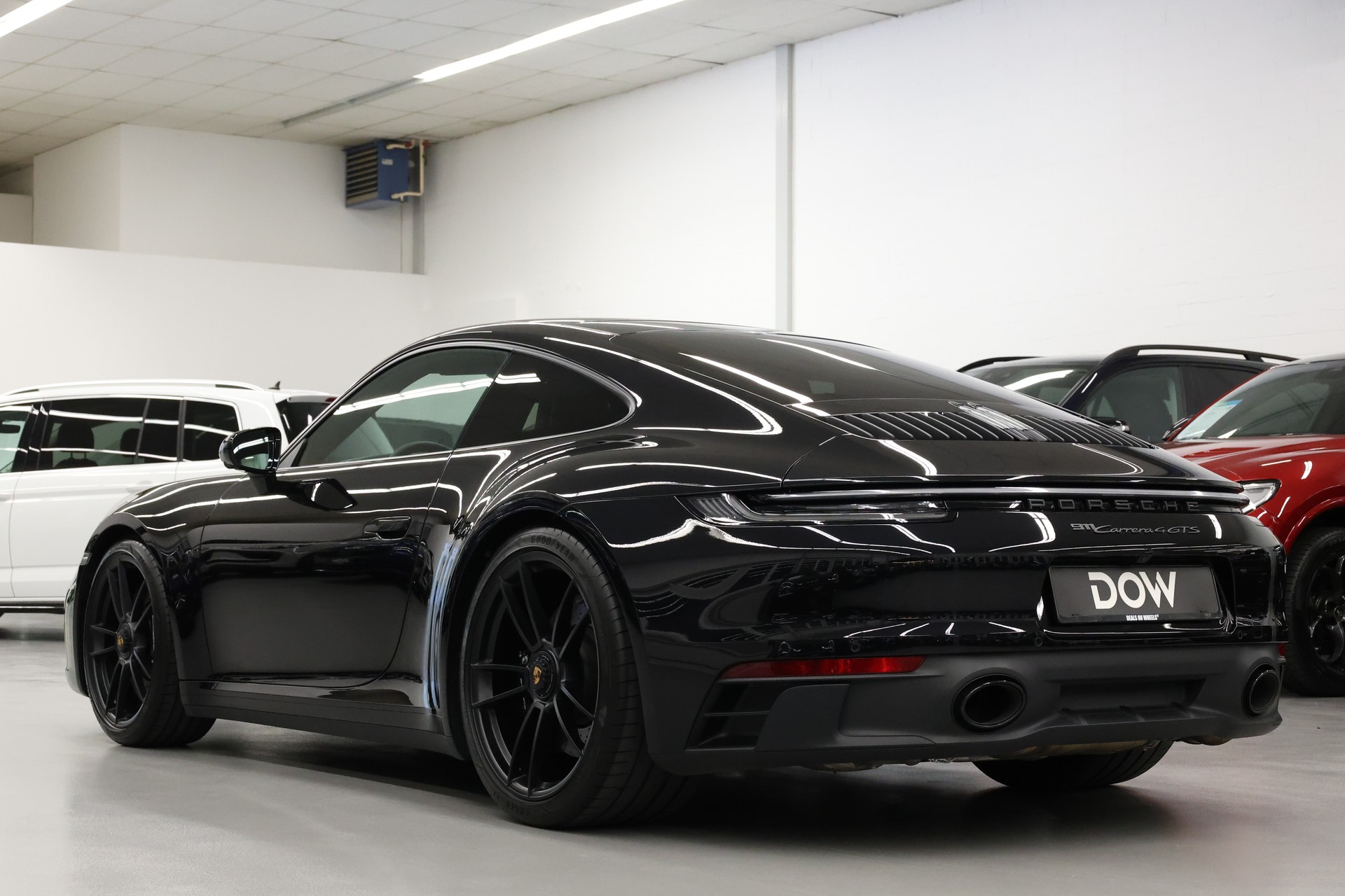 PORSCHE 911 Coupé 3.0 Carrera 4 GTS PDK-image-7