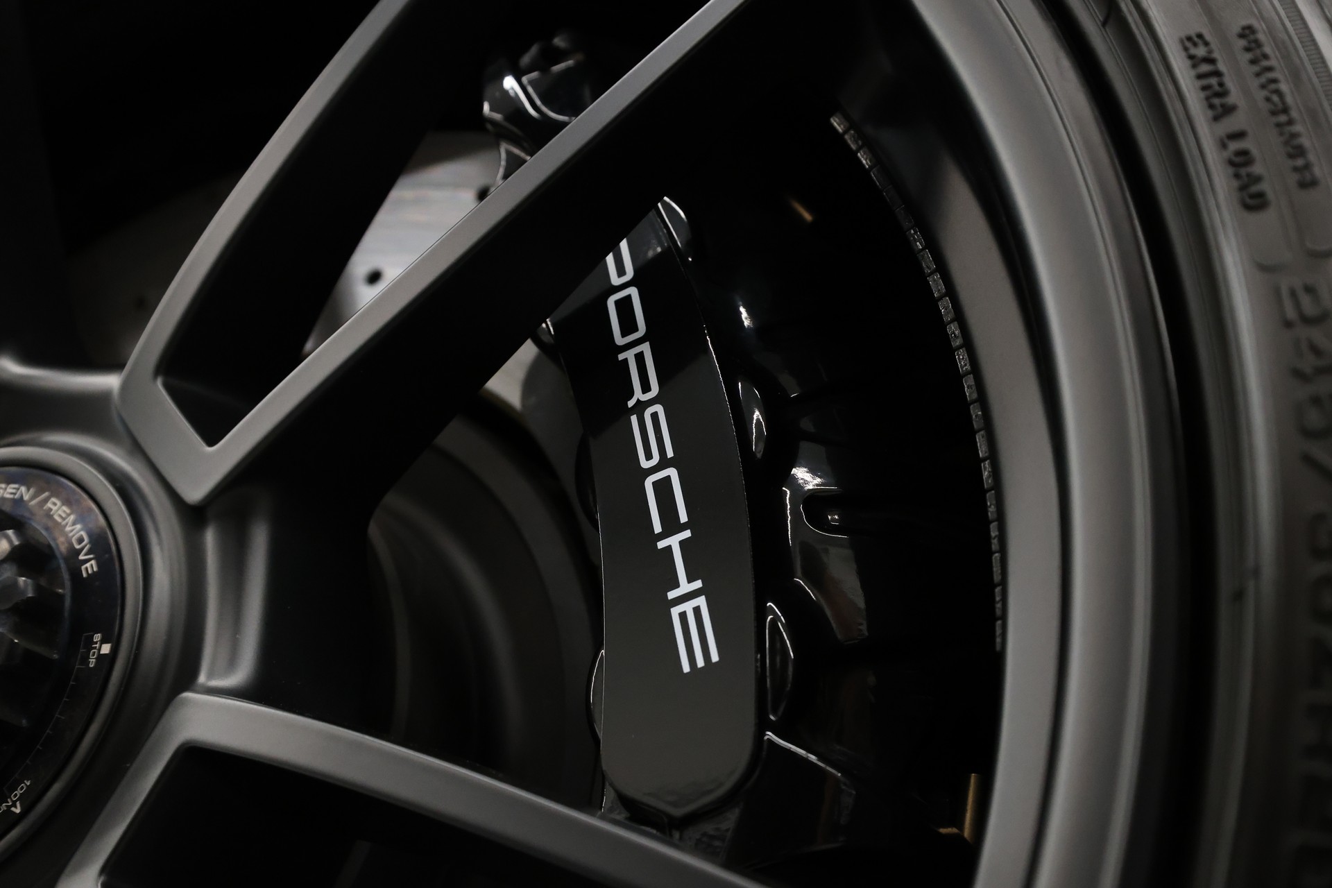 PORSCHE 911 Coupé 3.0 Carrera 4 GTS PDK-image-17
