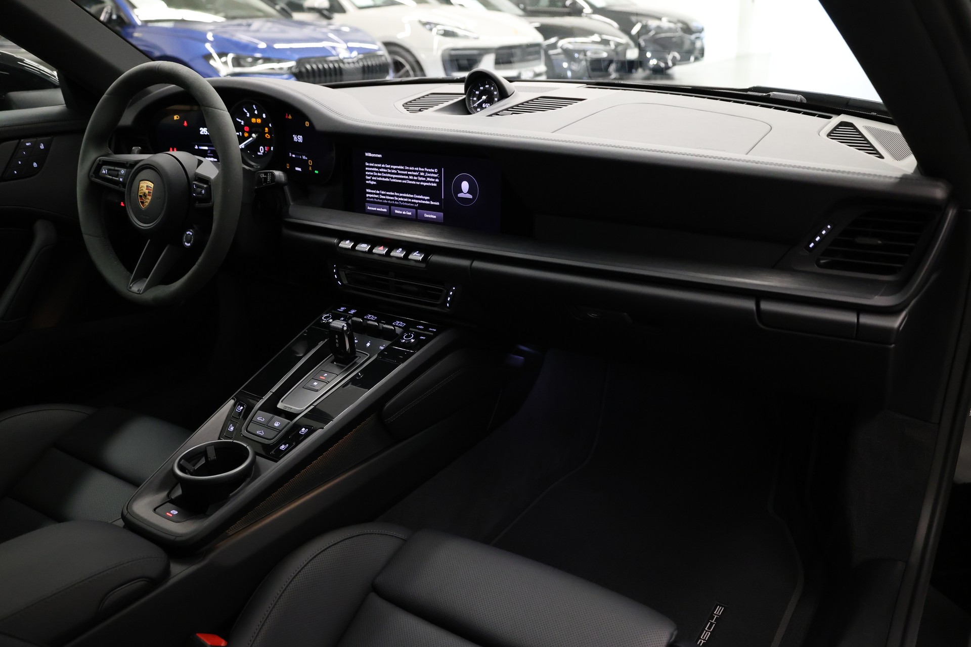 PORSCHE 911 Coupé 3.0 Carrera 4 GTS PDK-image-21
