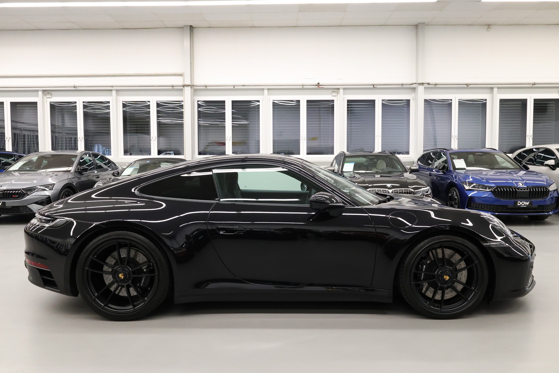 PORSCHE 911 Coupé 3.0 Carrera 4 GTS PDK-image-12