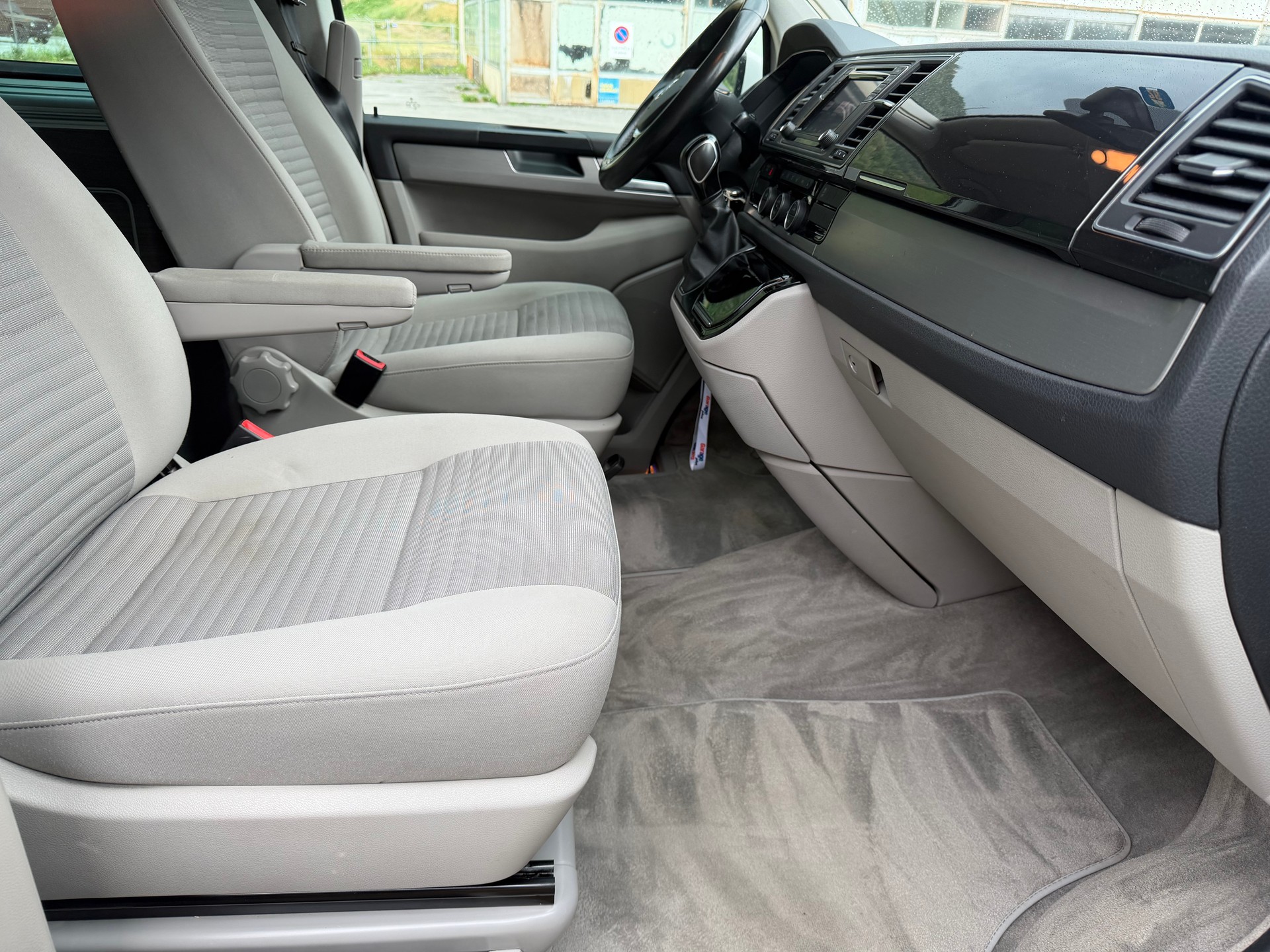 VW T6 California 2.0 TDI Ocean 4Motion DSG-image-12