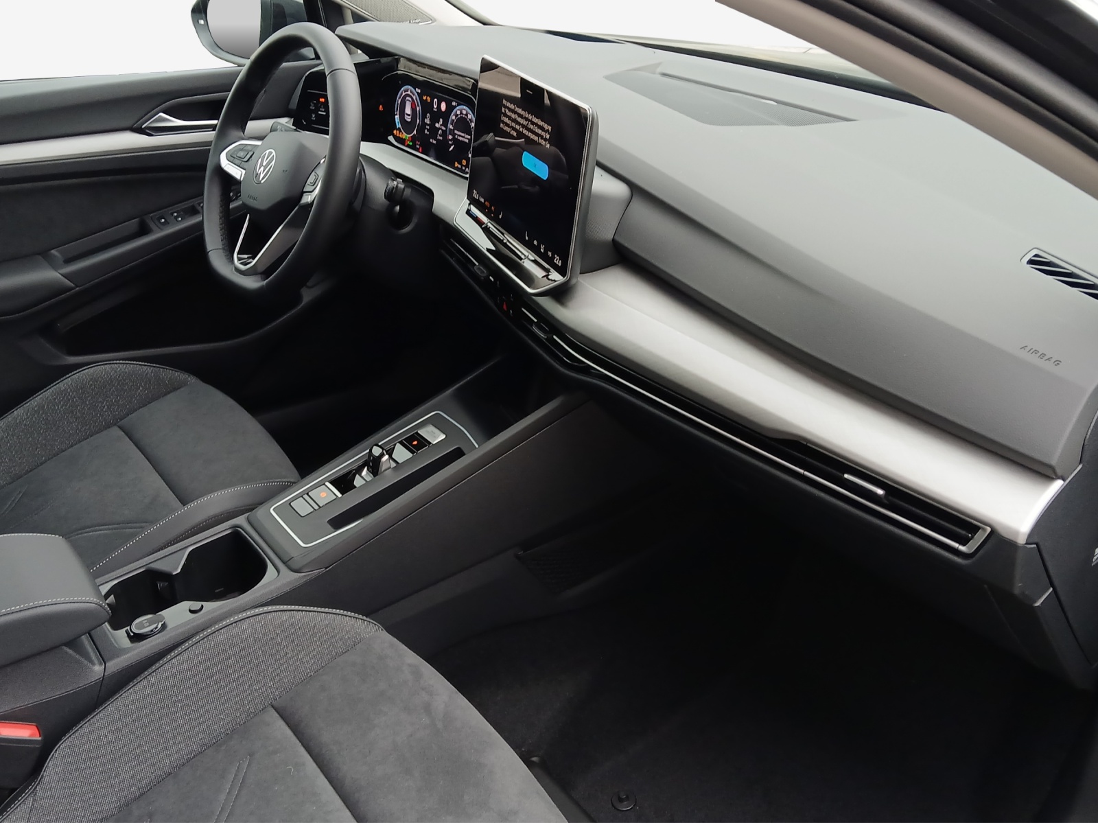 VW Golf 1.5 e TSI mHEV United DSG-image-13